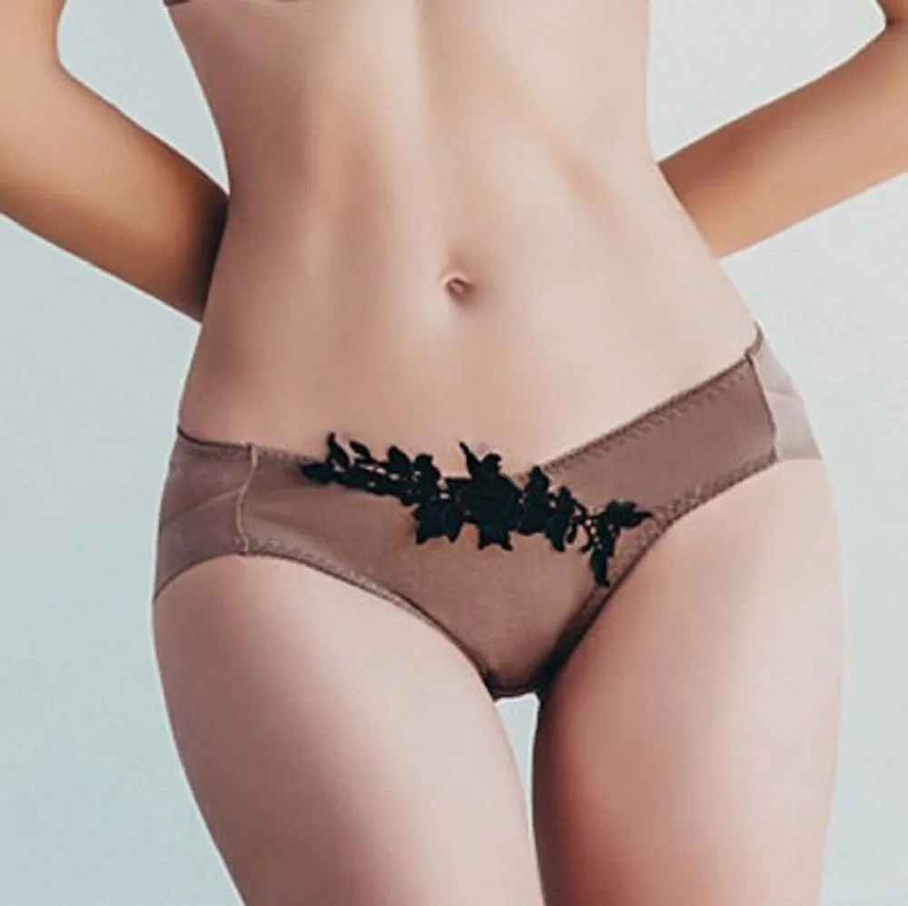 SKINN INTIMATE Cocao Color Low Waist Panty (Made in Korea) SKINN INTIMATE Cocao Color Low Waist Panty (Made in Korea)