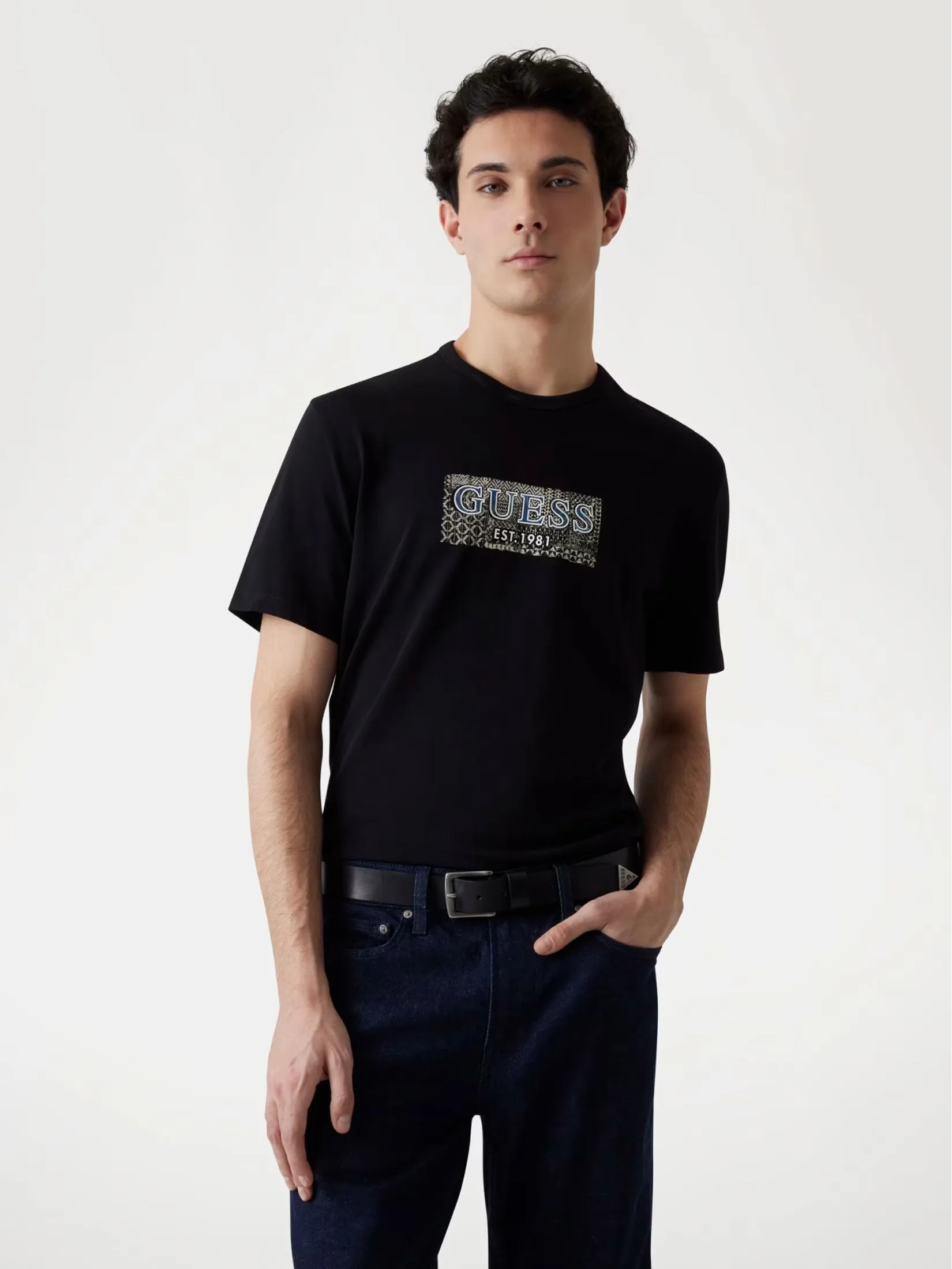 GUESS GUESS MEN Front Logo  T-Shirt  M5GI19J1314  -  Black GUESS GUESS MEN Front Logo  T-Shirt  M5GI19J1314  -  Black