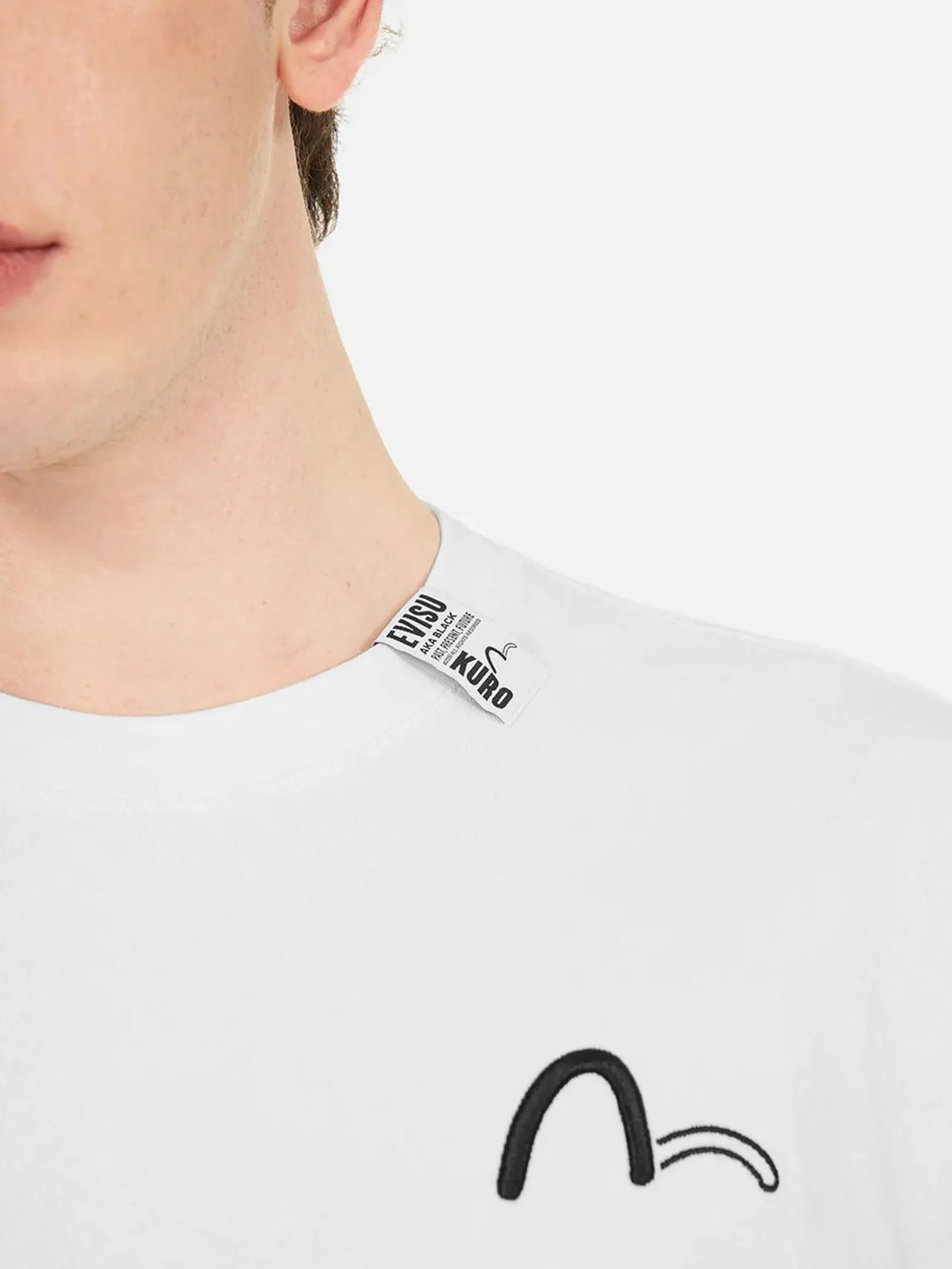 EVISU Men T-shirt Seagull Embroidery and Logo Print Regular Fit White EVISU Men T-shirt Seagull Embroidery and Logo Print Regular Fit White