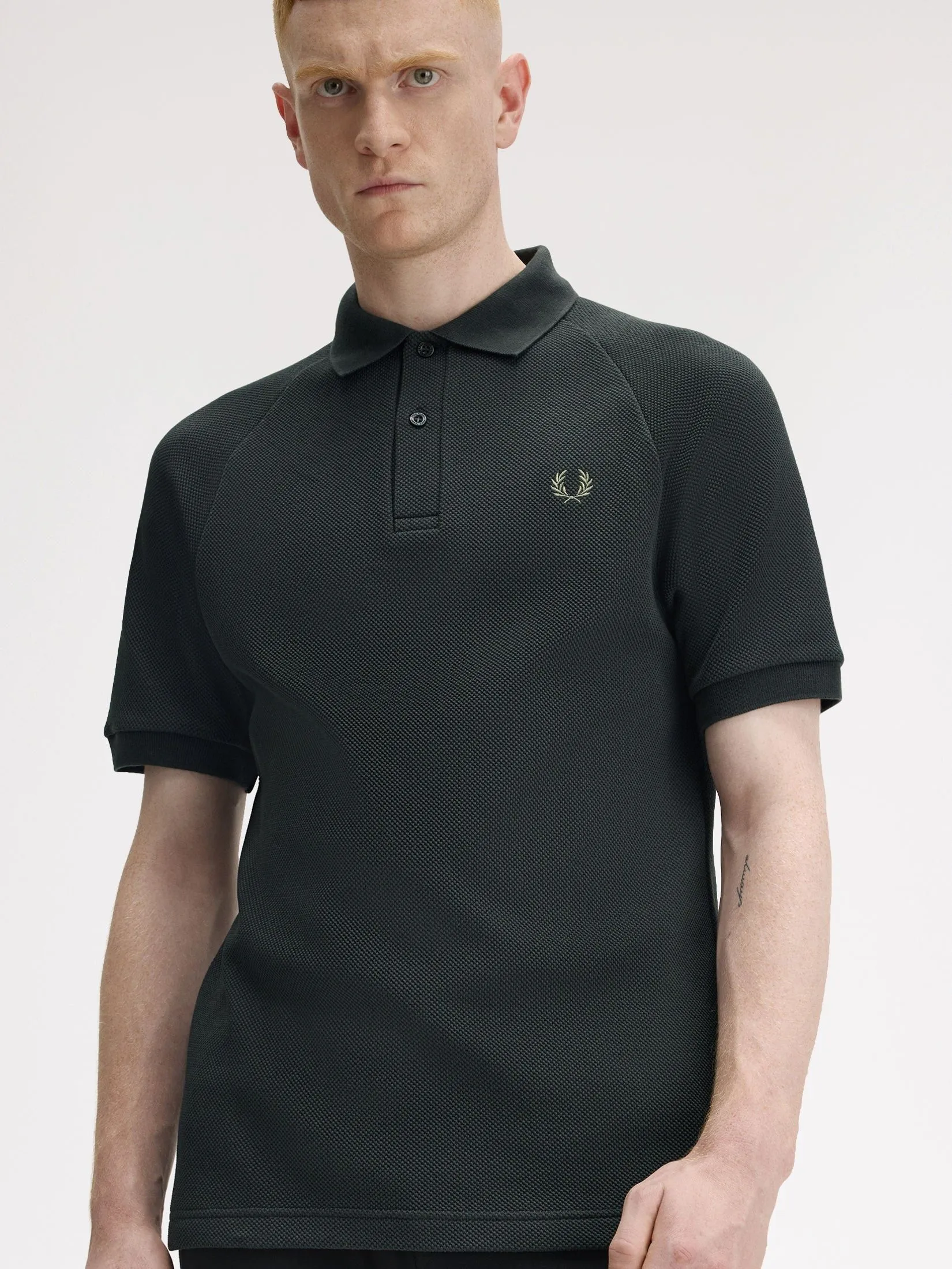 Fred Perry Men TEXTURED PIQUE POLO SHIRT Green Fred Perry Men TEXTURED PIQUE POLO SHIRT Green