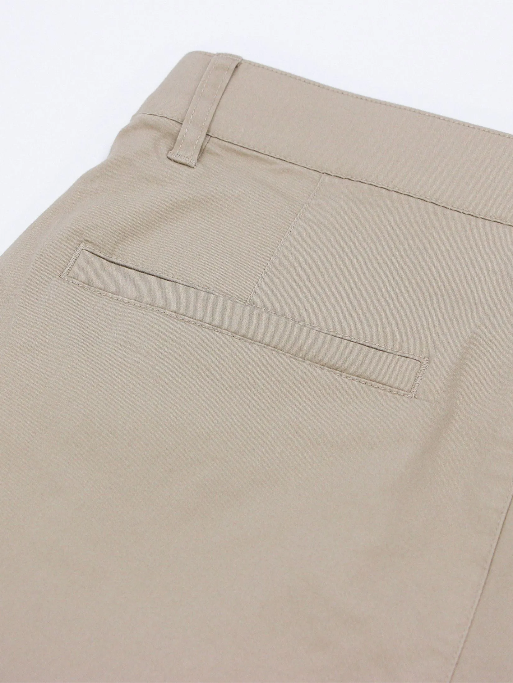 GIORDANO Men's Skinny Taper Khaki Pants (180° Elastic Waist) Crockery khaki