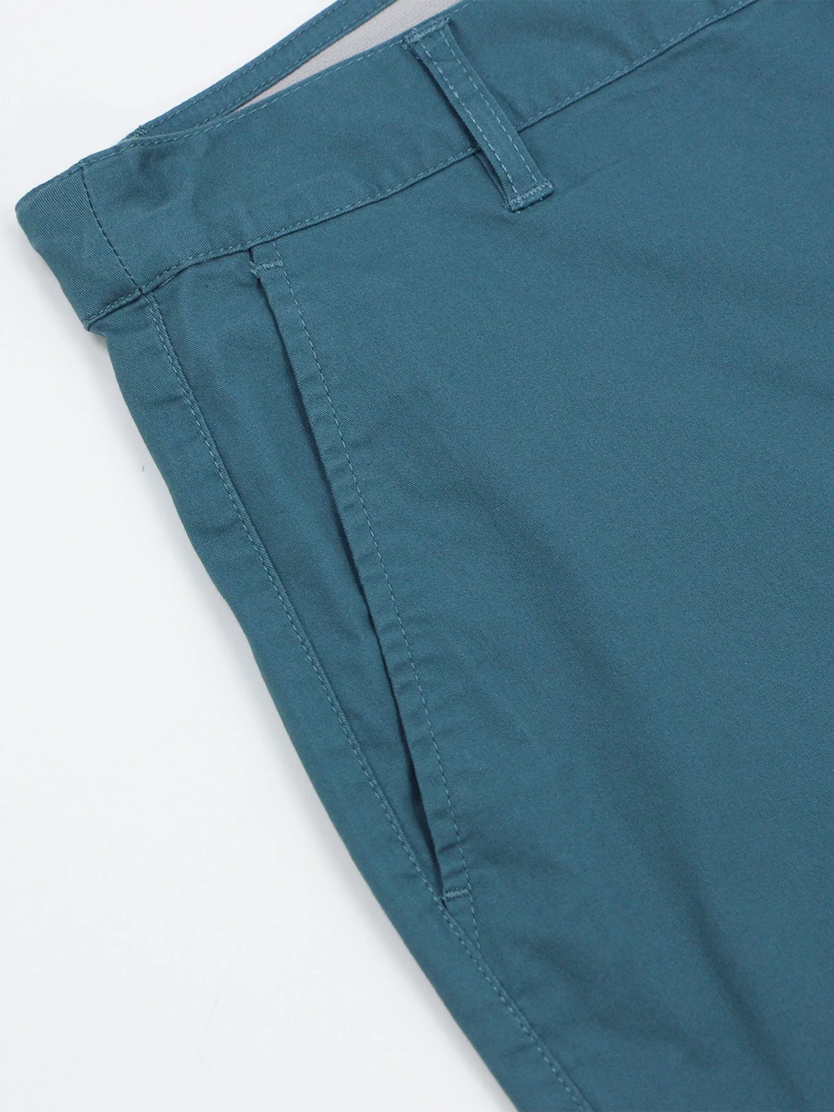GIORDANO Men's Slim Taper Shorts (180° Elastic Waist) Deep Emerald green