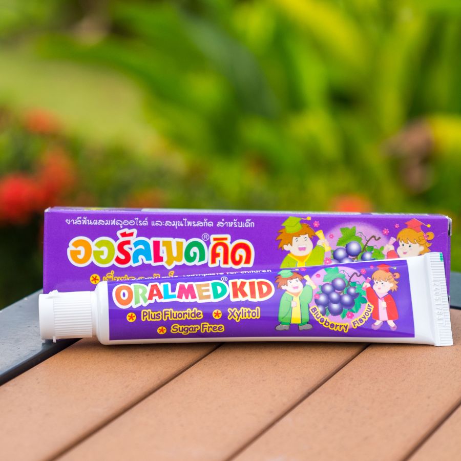 Детская гелевая зубная паста Oralmed Kid 40 гр 4 вкуса