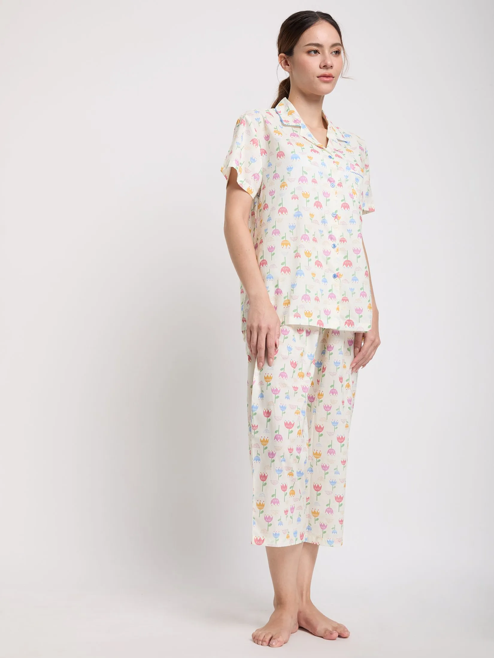 CLAUDIA'S ROMANCE Woman Pyjamas Hawaii Shirt Short Sleeves + Cropped Pants Floral Print Yellow