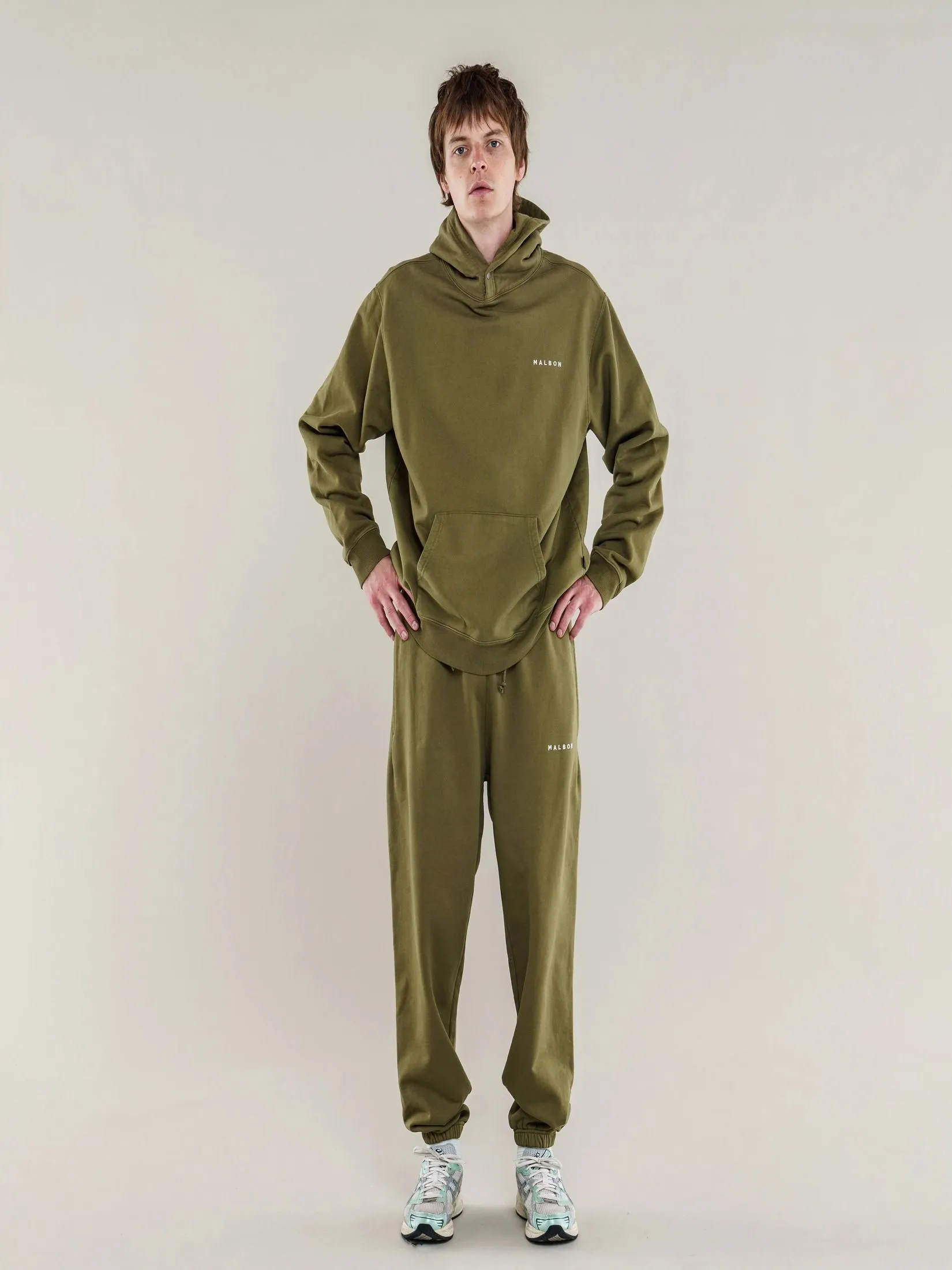 MALBON GOLF KNOLL SWEATPANT IN OLIVE