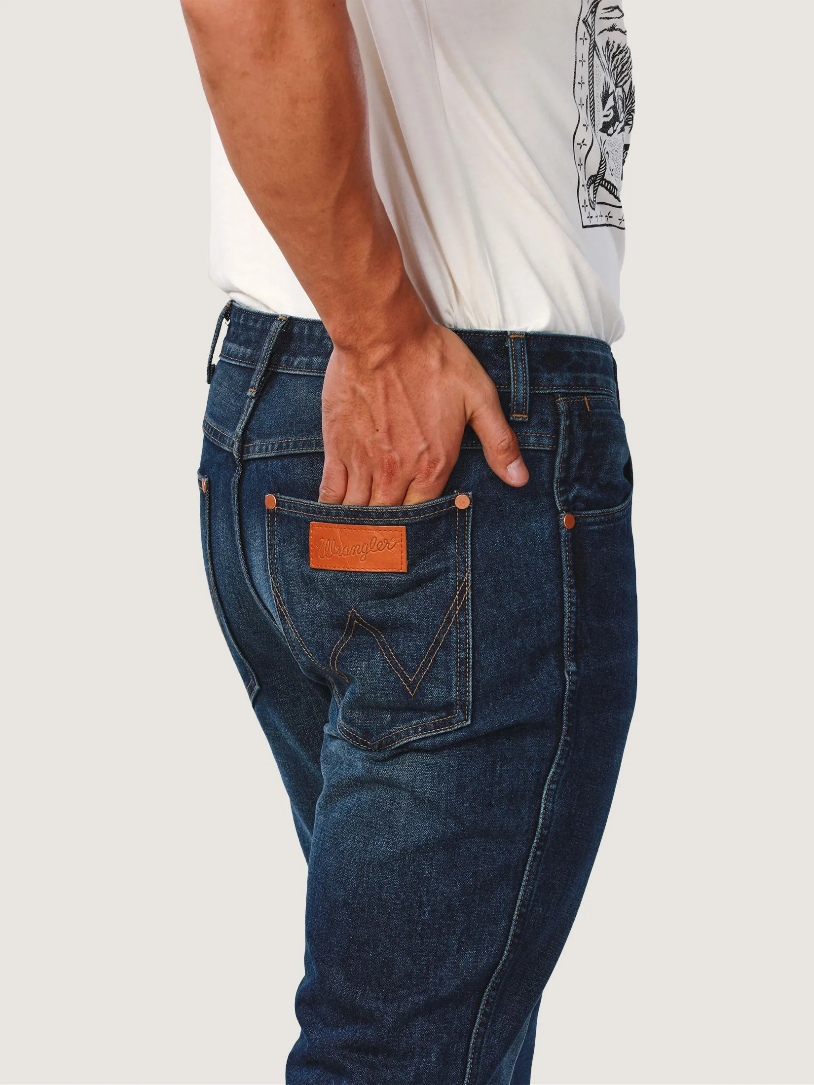 WRANGLER Men's Jeans Everyday with Wrangler Collection Mid Greensboro Fit Mid Indigo