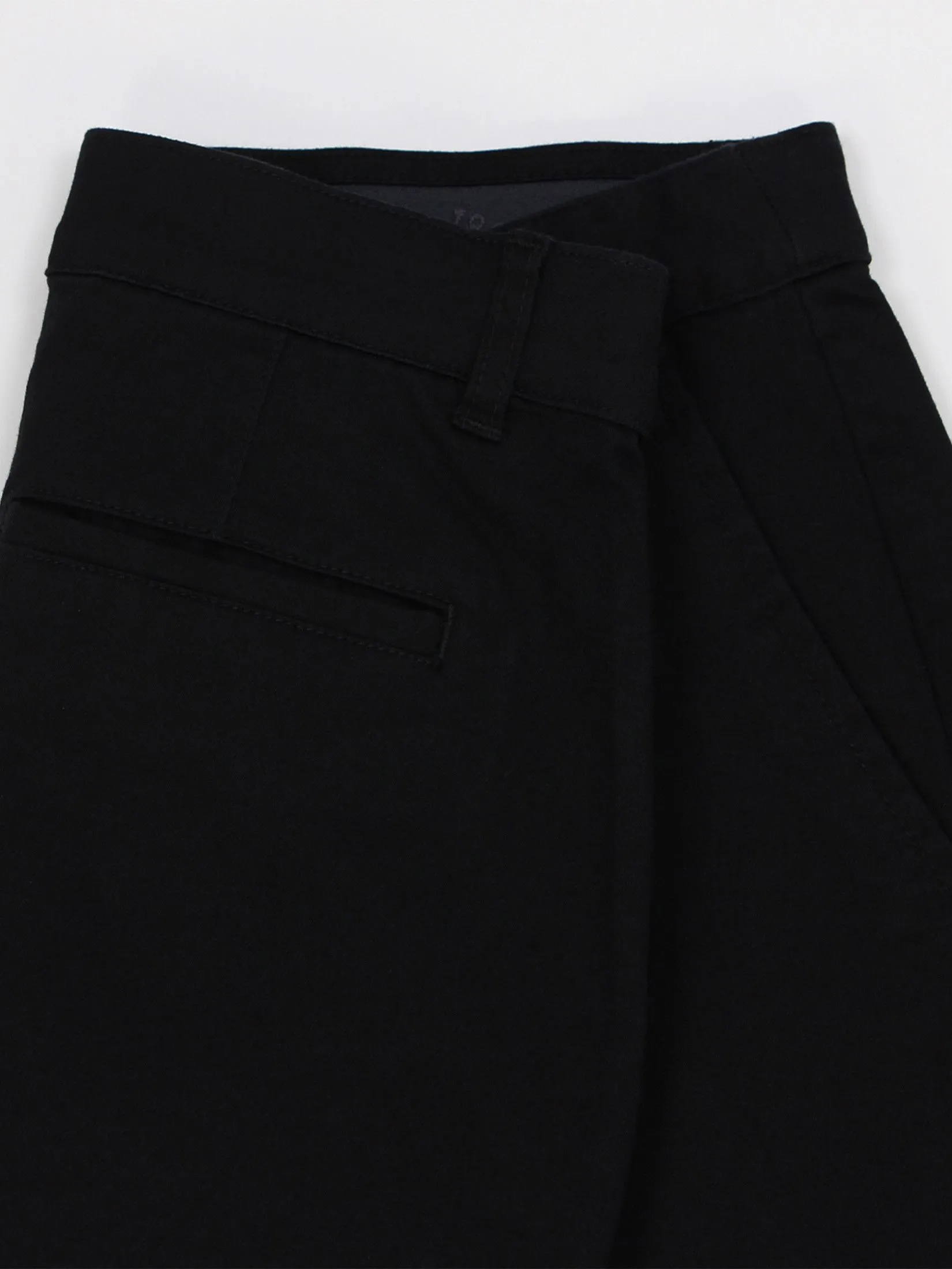 GIORDANO Women's Regular Khaki Pants (180° Elastic Waist)  Black