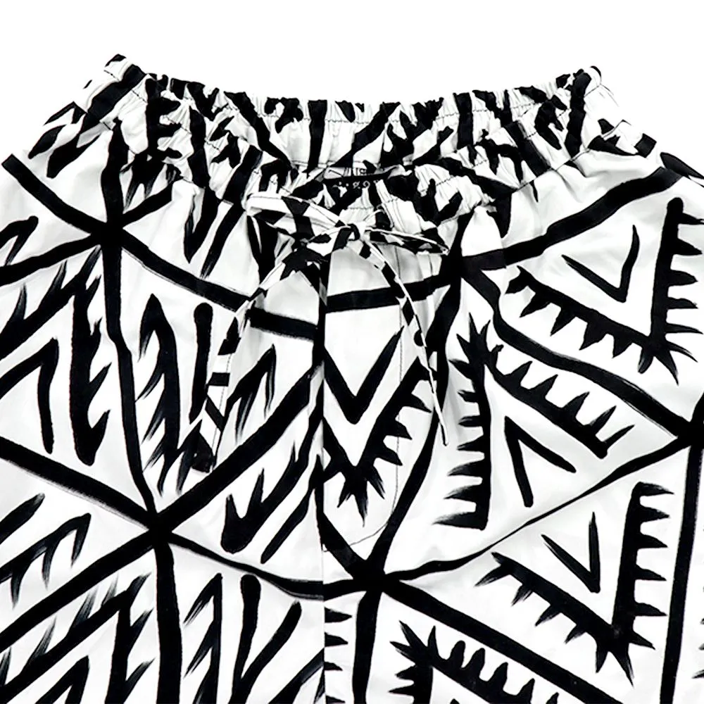 LAGOM Black Short Pants : Ikat