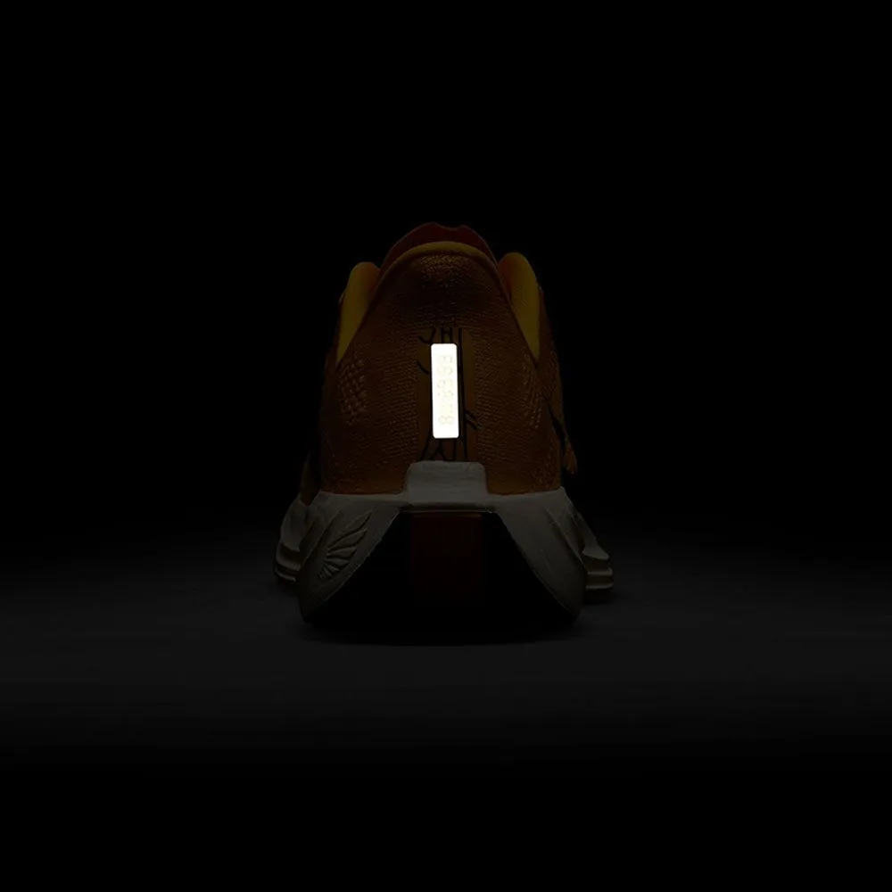 NIKE Pegasus Plus LV8 Men Running Shoes Orange - NI083SH833ENTH