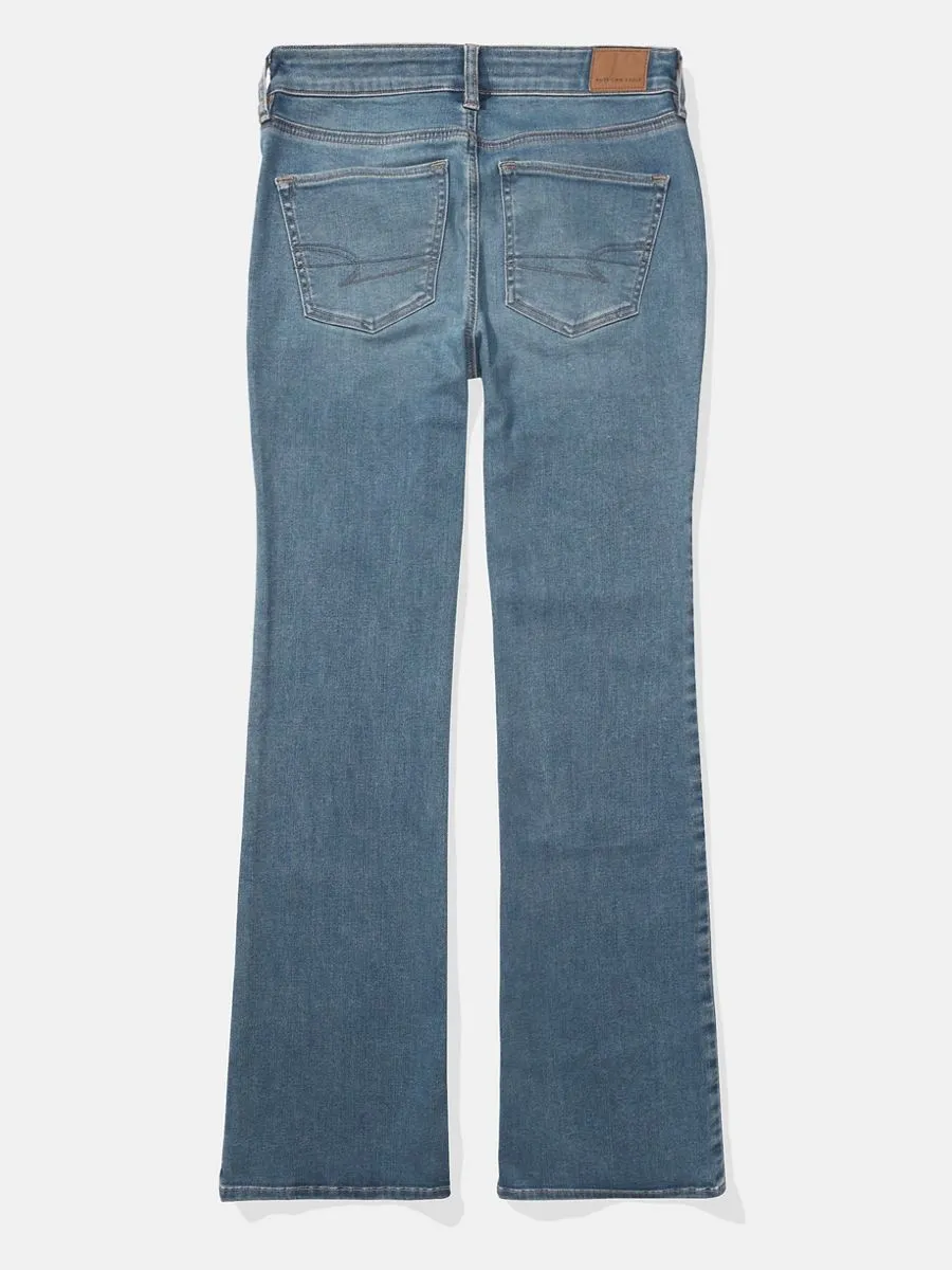 AMERICAN EAGLE WOMEN KICKBOOT JEAN - INTL - VALUE 915 LIGHT WASH