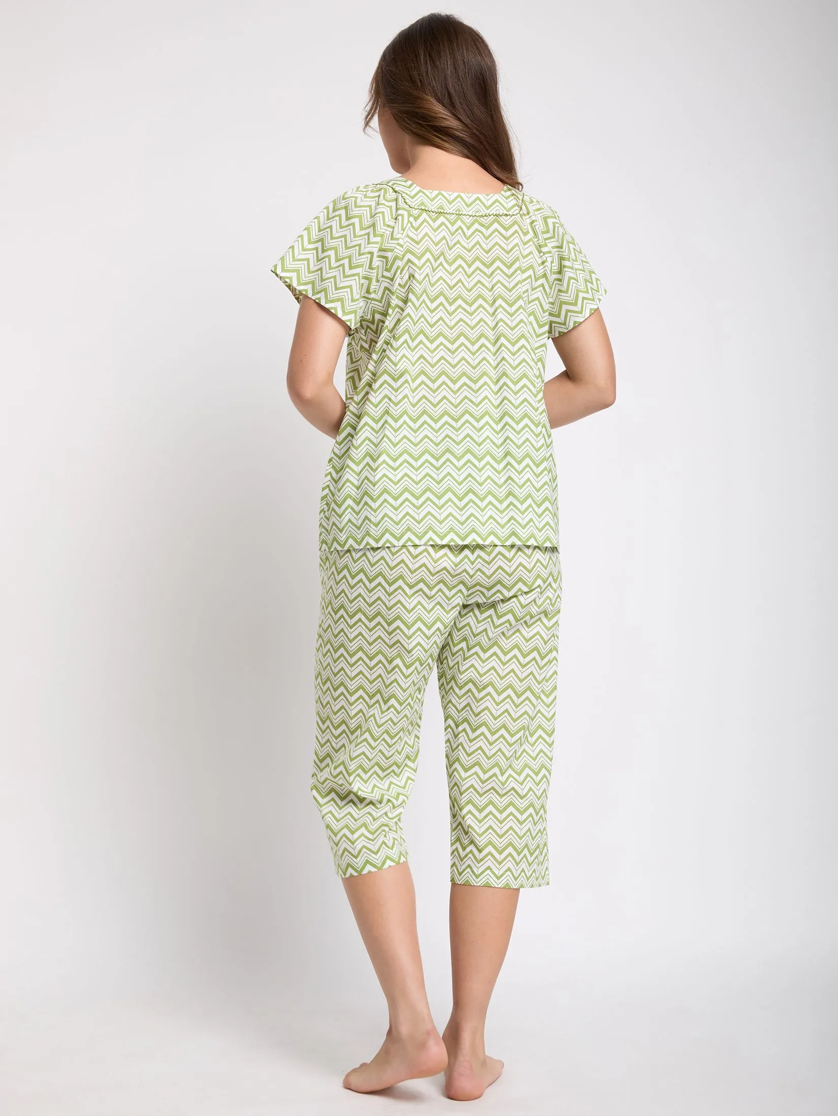 CLAUDIA'S ROMANCE Women Pyjamas Shirt Short Sleeves V-Neck + 3/4 Pants Print Green