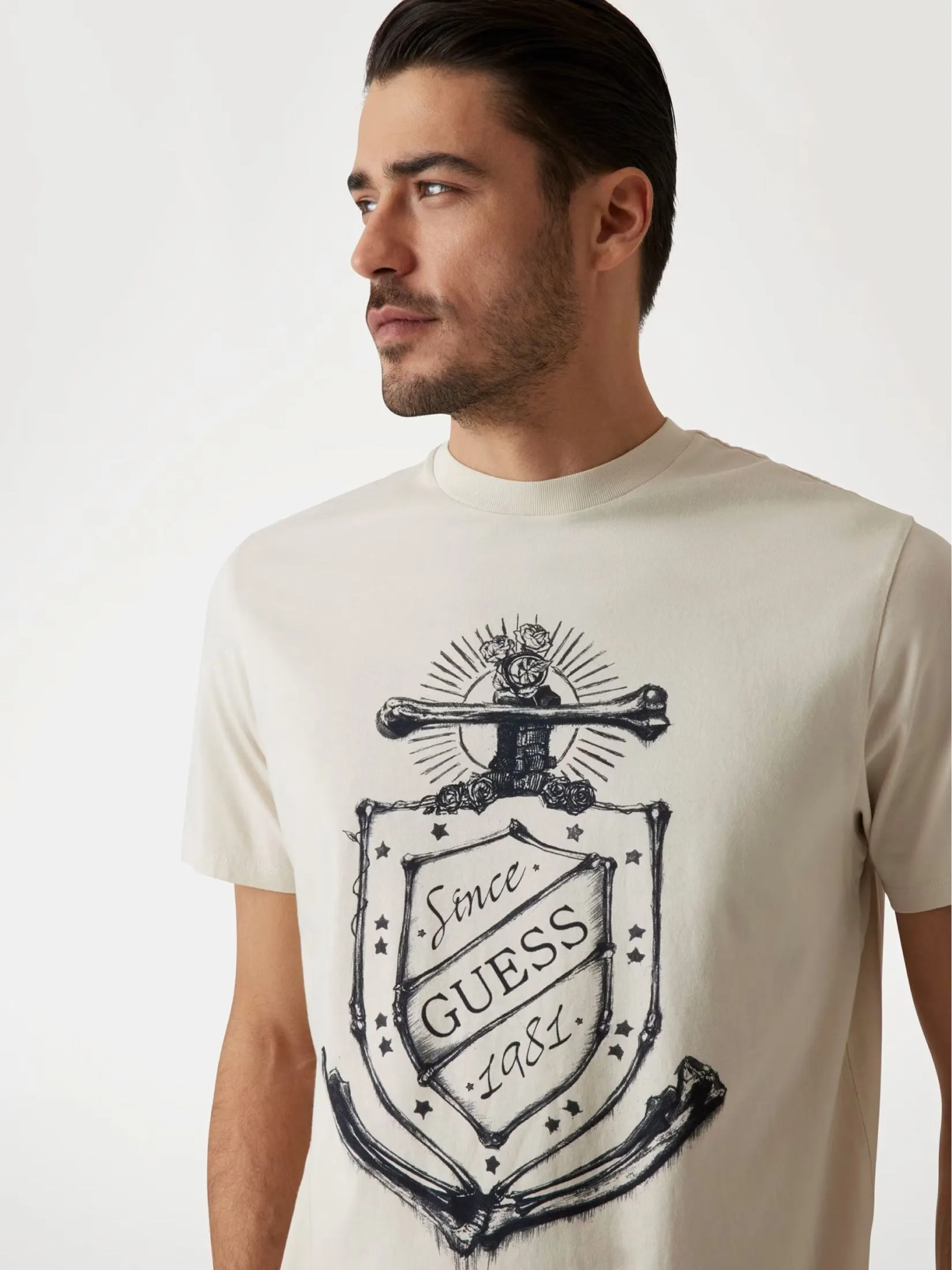 GUESS GUESS MEN  Logo Print  T-Shirt  M5GI72KBW41  -  Beige