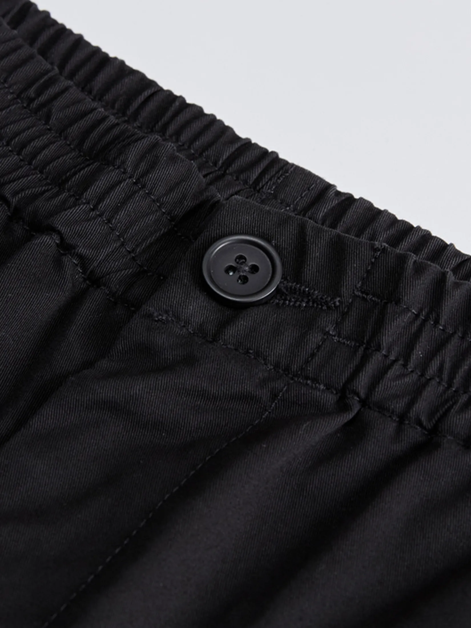 GIORDANO Men s Online Exclusive Twill Elastic Waist Pleat Shorts (Korea) Black