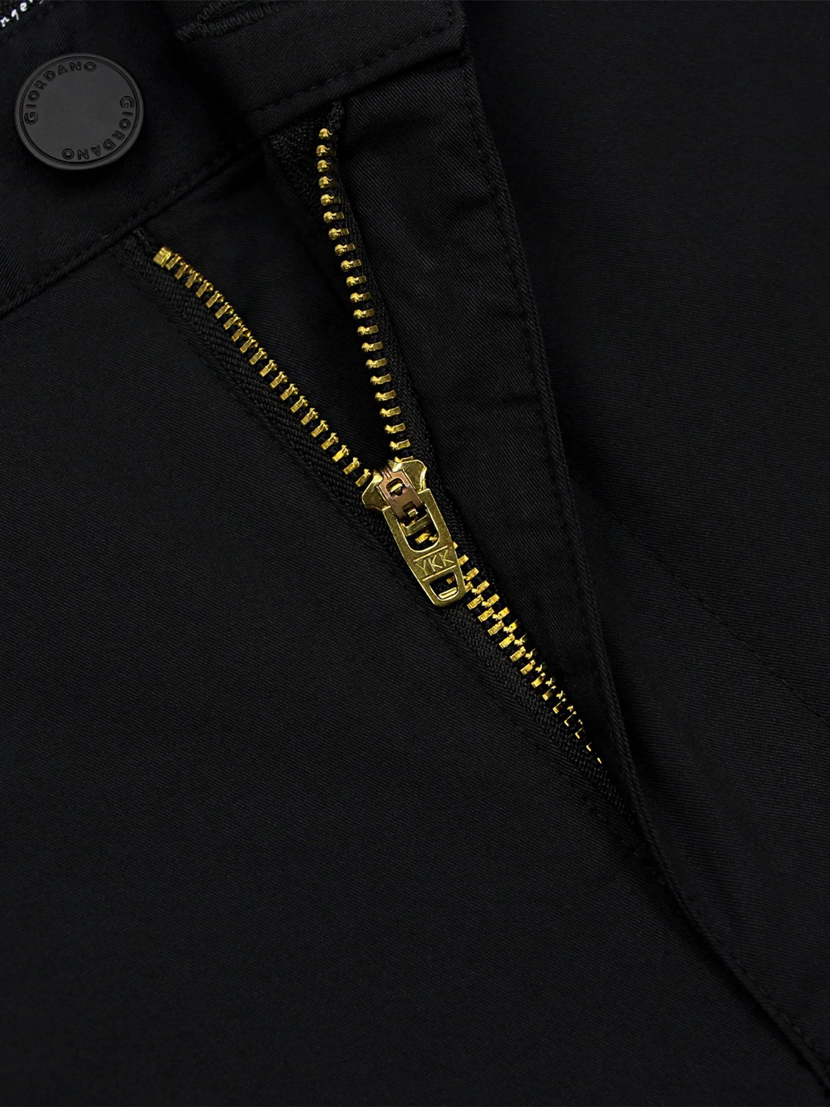 GIORDANO Men's Slim Cool-touch Shorts (180° Elastic Waist) Black