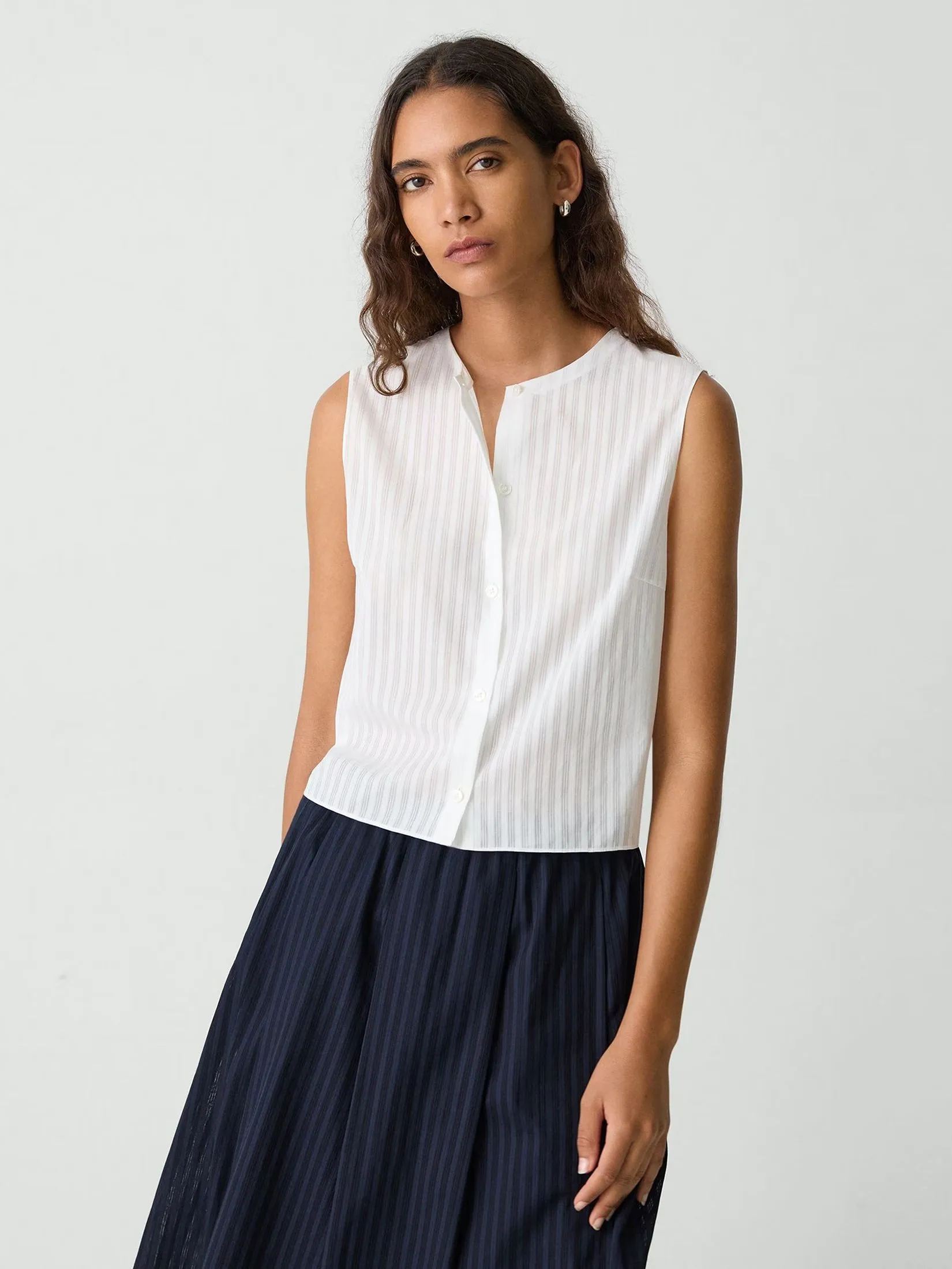 THEORY Women Top Button-Up Shell In Linear Cotton