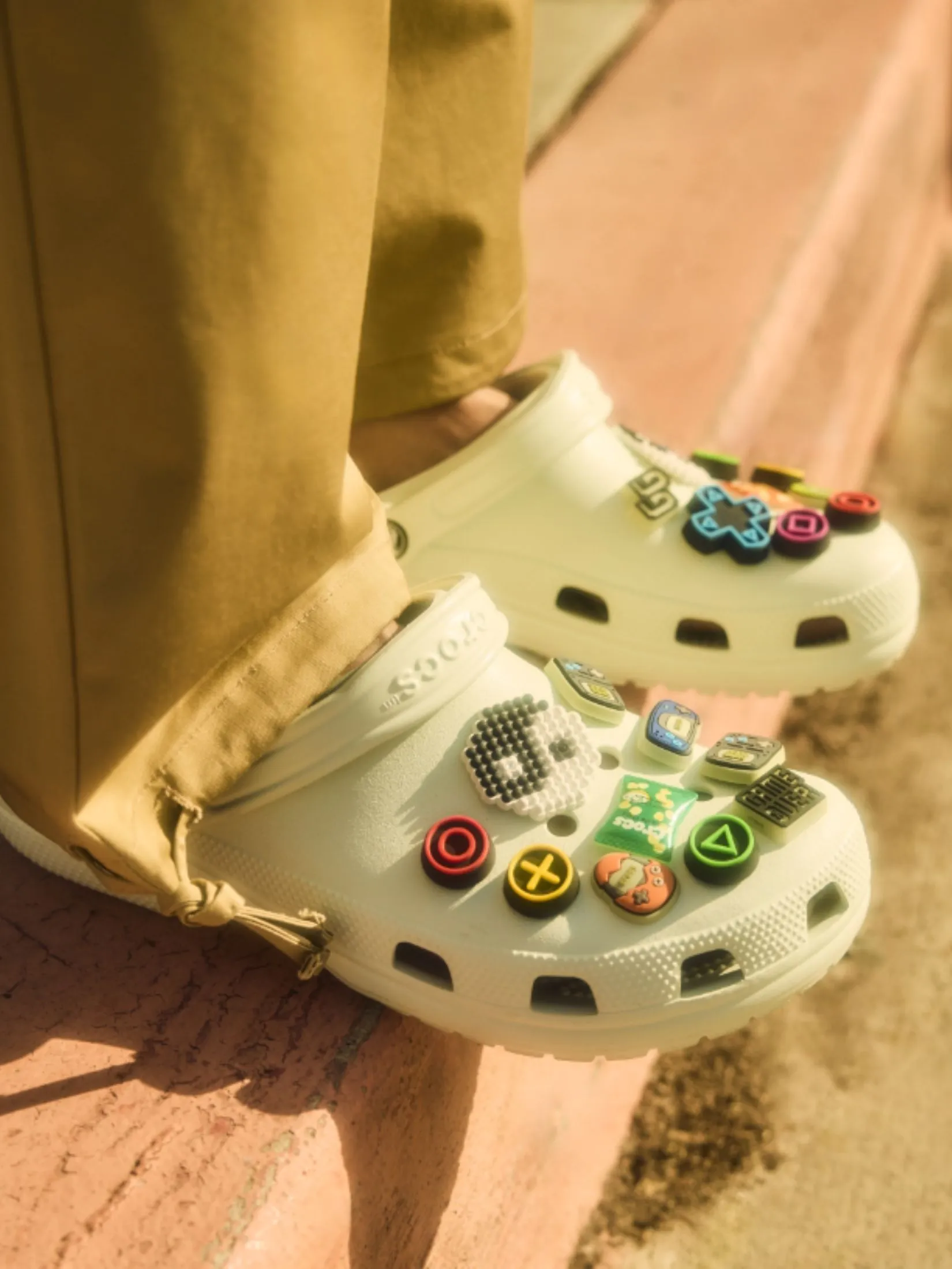 CROCS UNISEX CLASSIC CLOG - MINT TINT