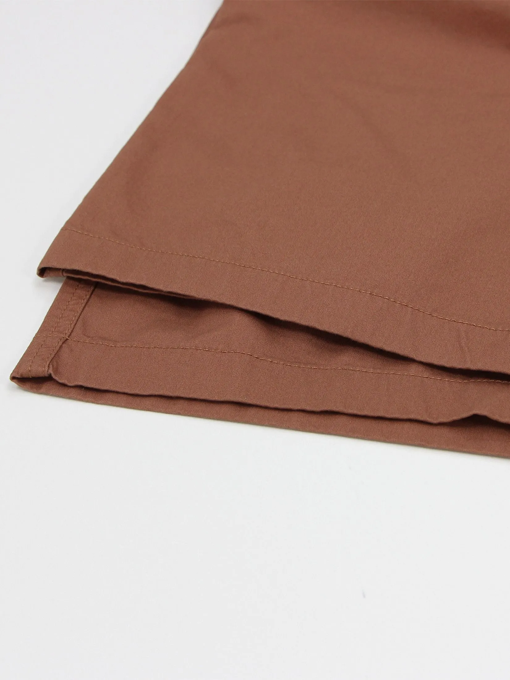 GIORDANO Men's Slim Twill Bermuda Shorts (180° Elastic Waist) Russet brown