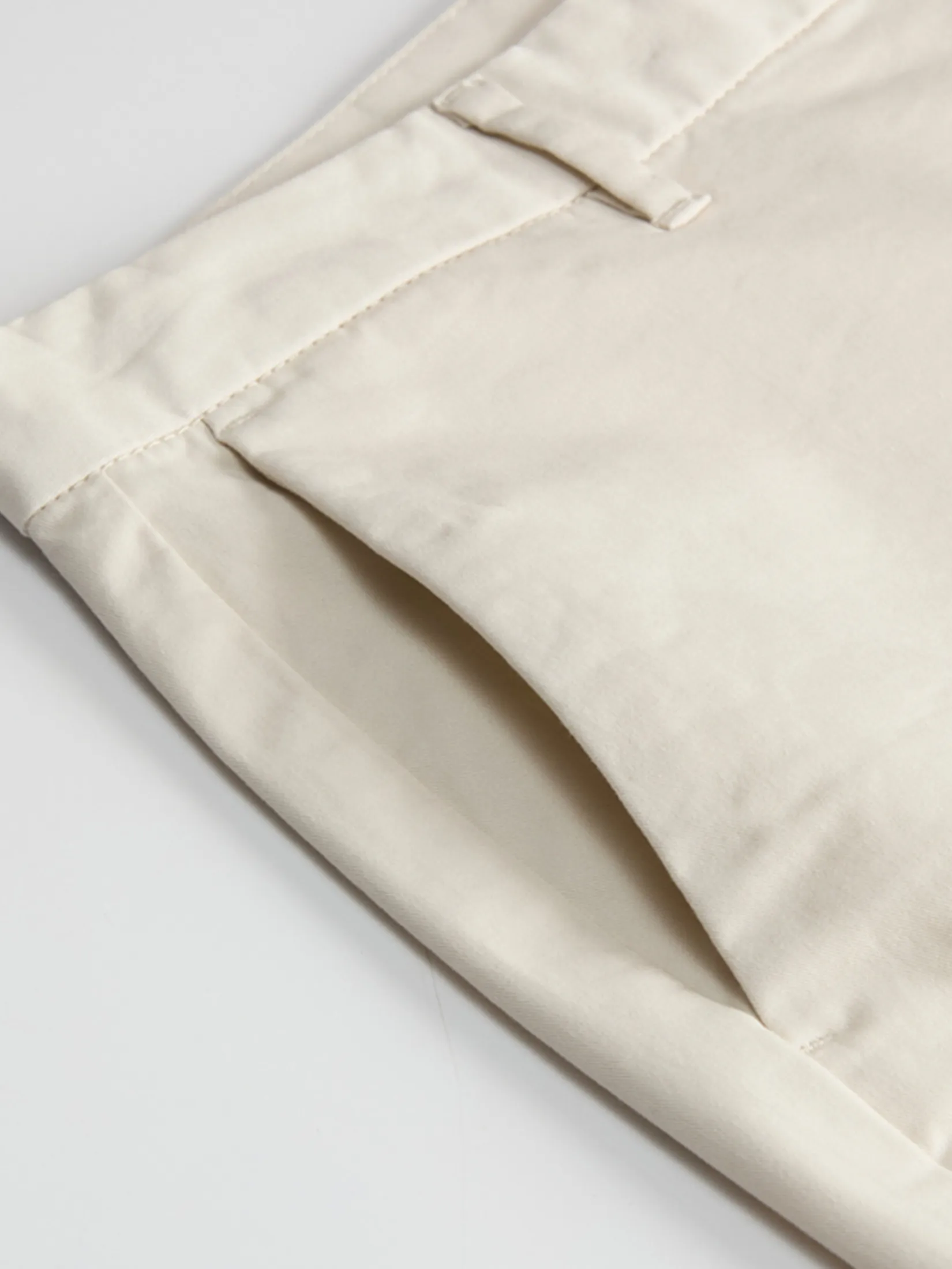 GIORDANO Men s Online Exclusive Regular Summer Shorts (Korea) Beige khaki