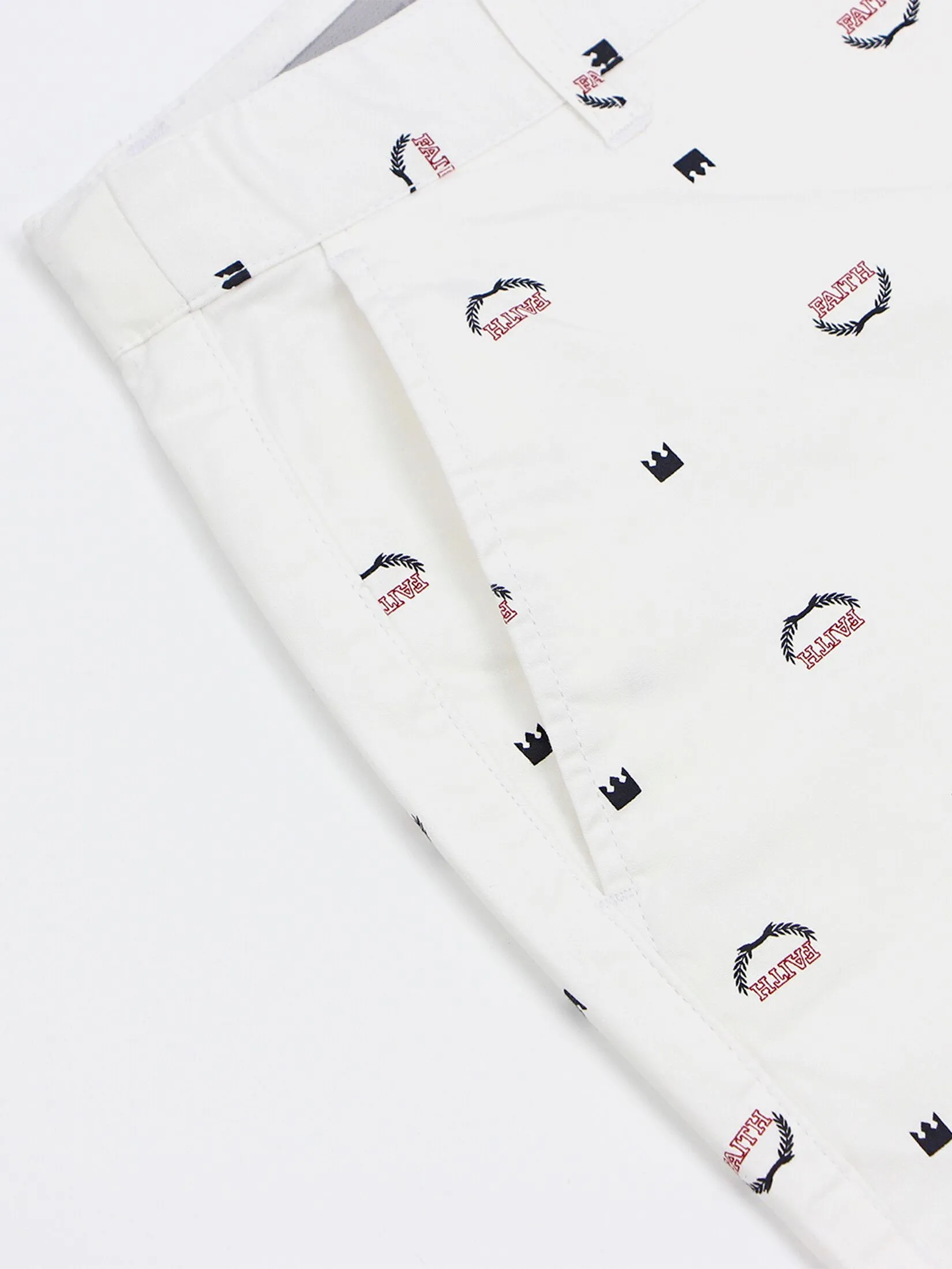 GIORDANO Men's Slim Twill Bermuda Shorts (180° Waistband) White