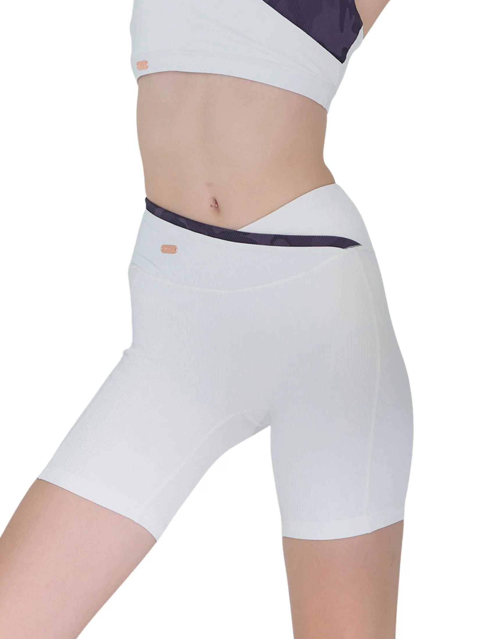 NAPIYONG WOMEN BETTY 2-TONE RIBBED SHORTS IN WHITE-PURPLE