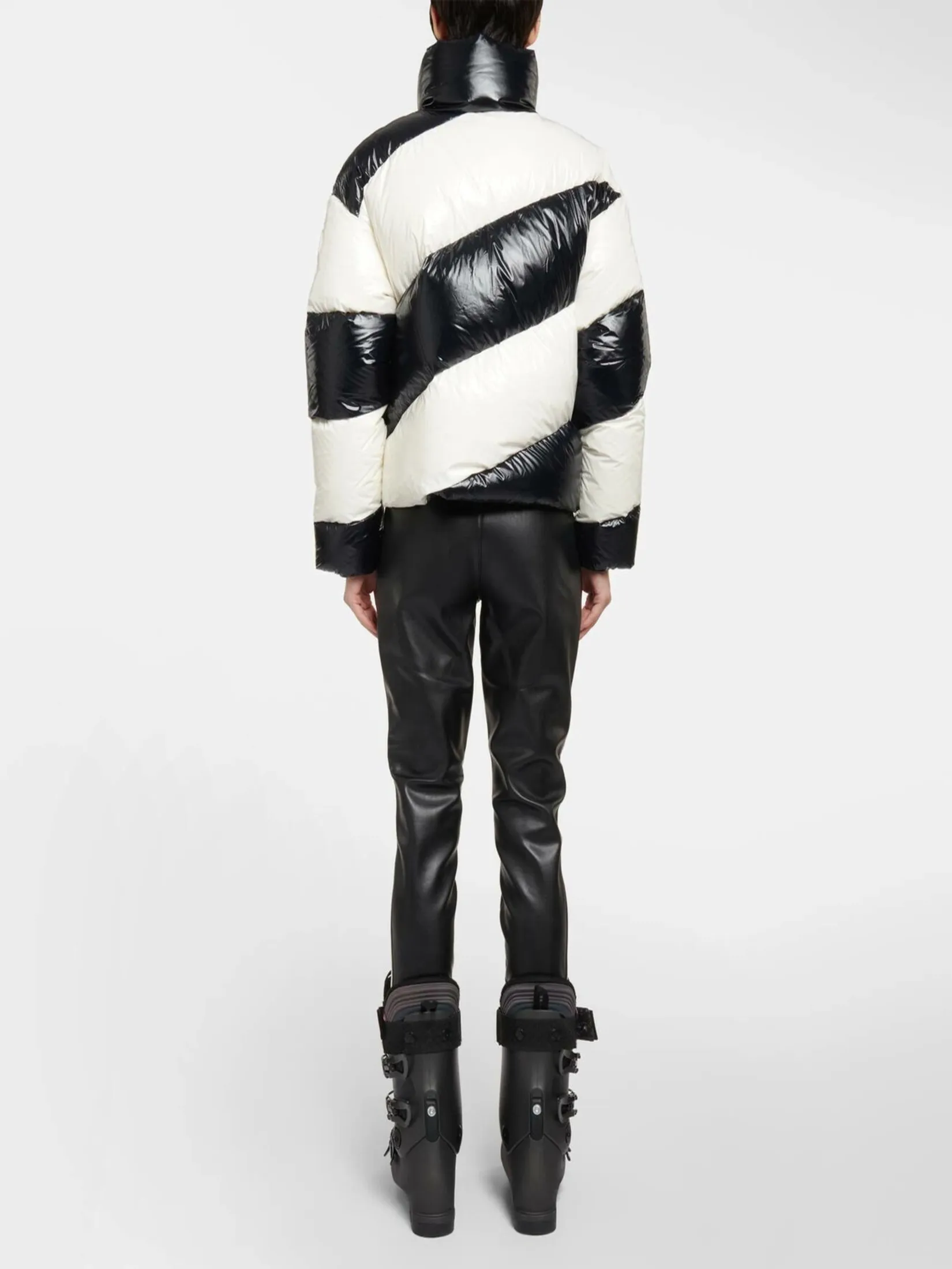 PERFECT MOMENT MEN S SUPER MOJO III JACKET IN BLACK/SNOW WHITE CIRE