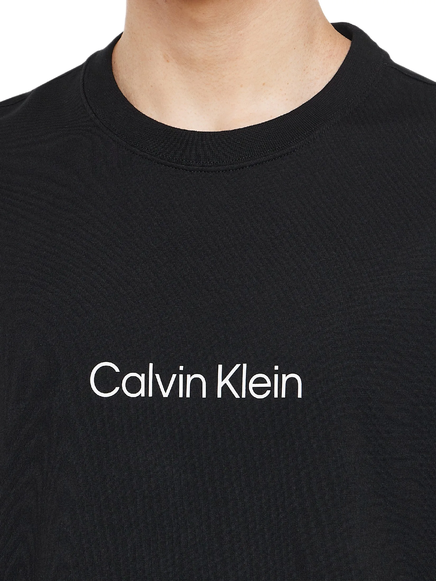 CALVIN KLEIN Men s Relaxed Fit Standard Logo Crew Neck Short Sleeve T-Shirt  Black