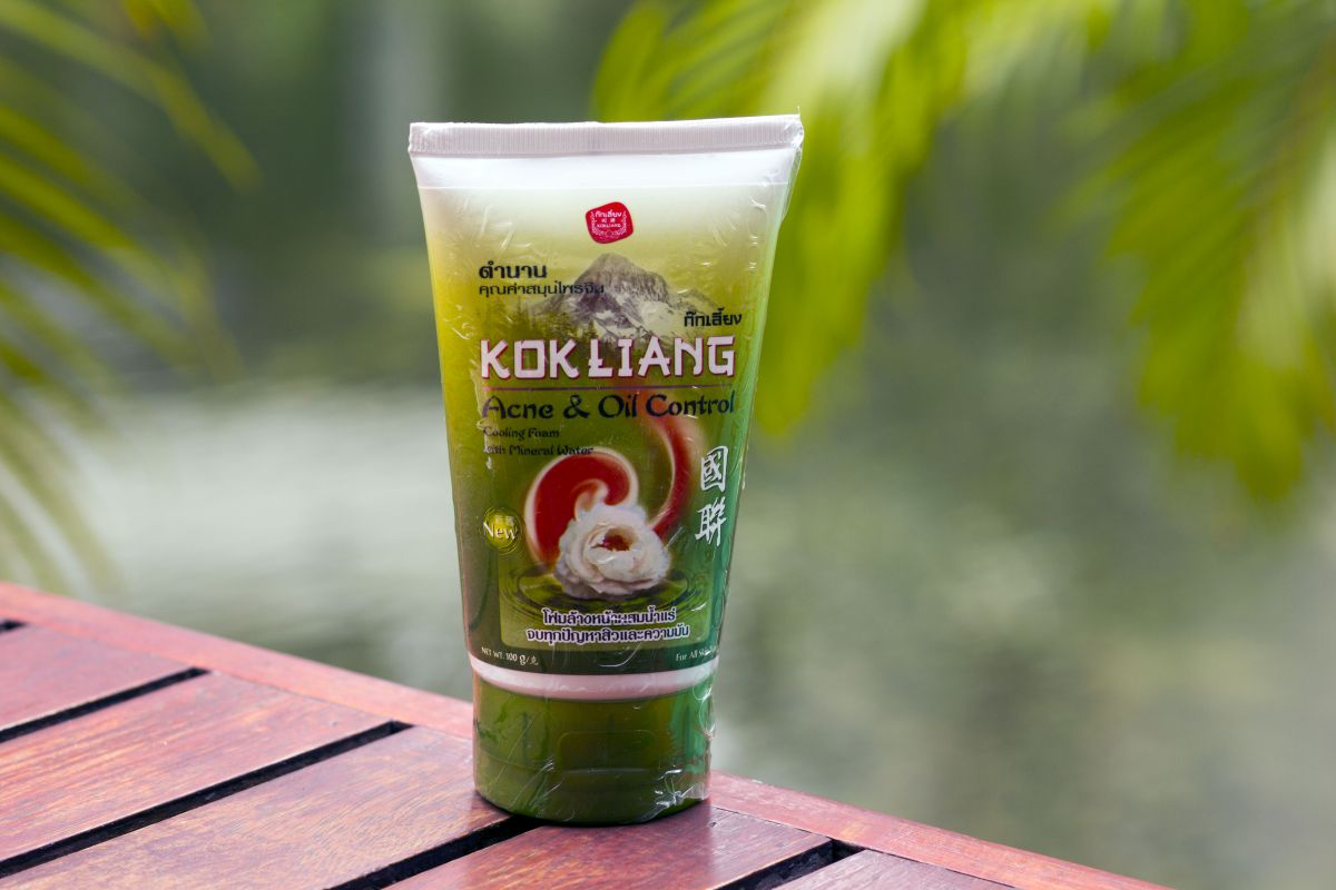Пенка анти акне для умывания с минеральной водой Kokliang 100 гр