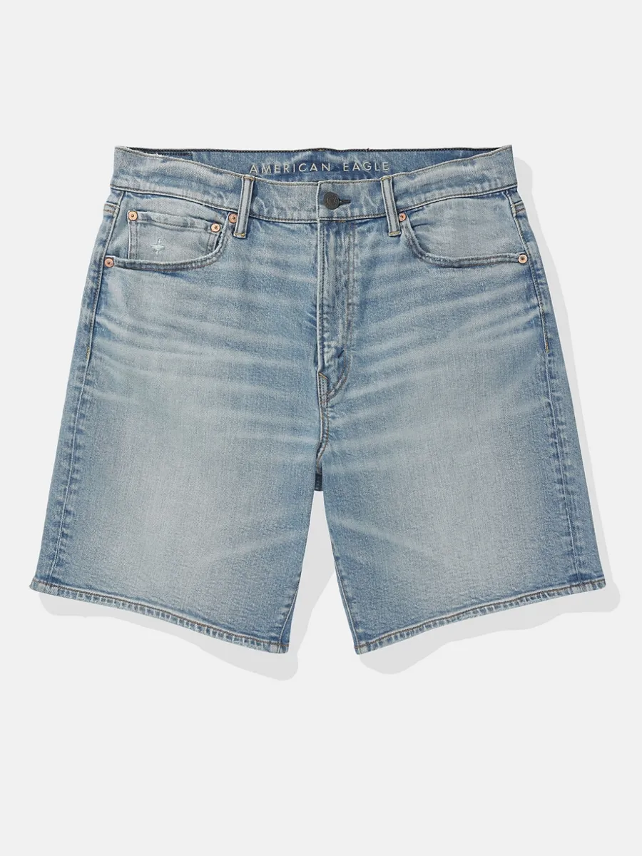 AMERICAN EAGLE MEN MEDIUM CLEAN LOOSE DENIM SHORT - CLEAN FINISH 980 ICED LIGHT INDIGO