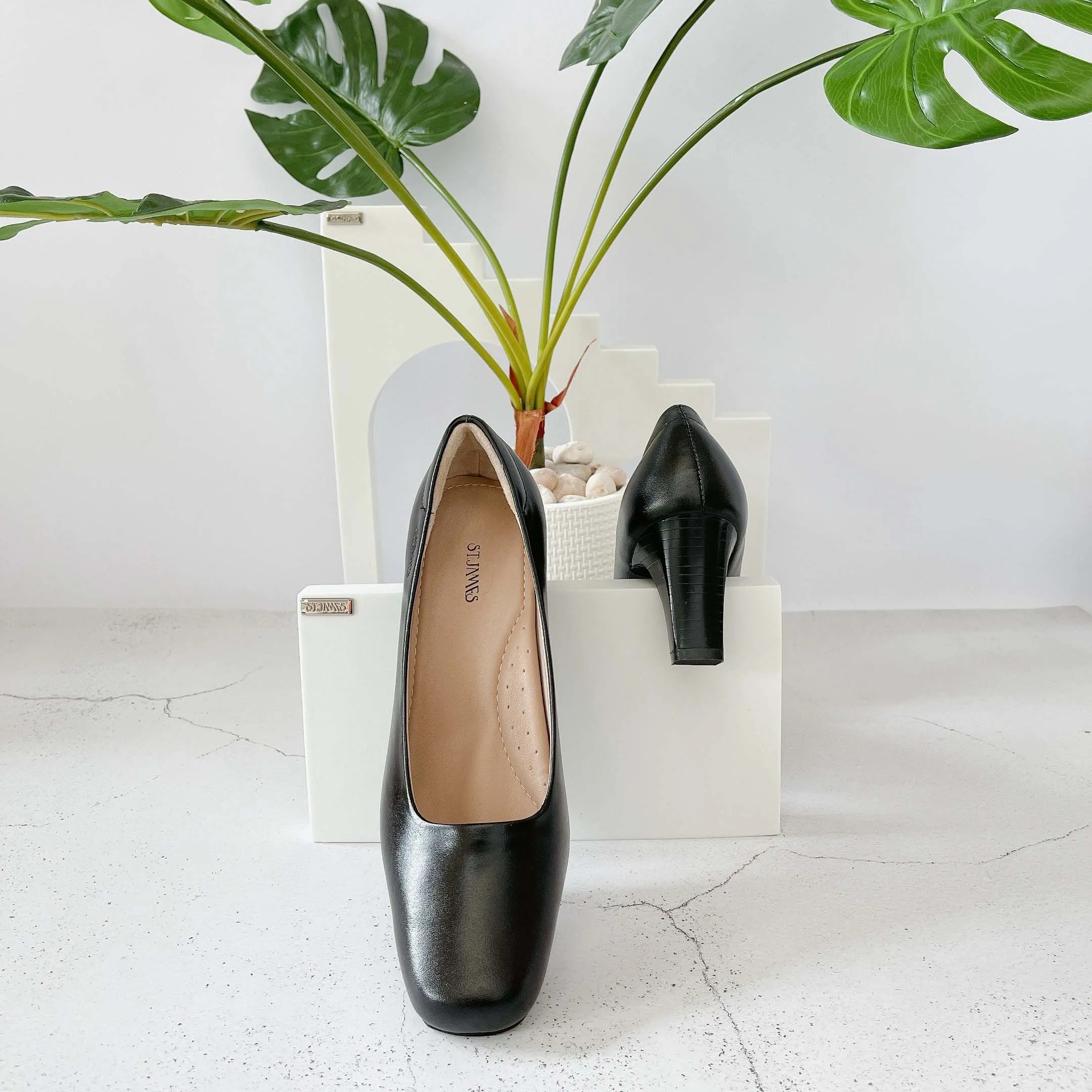 ST.JAMES Black Milan