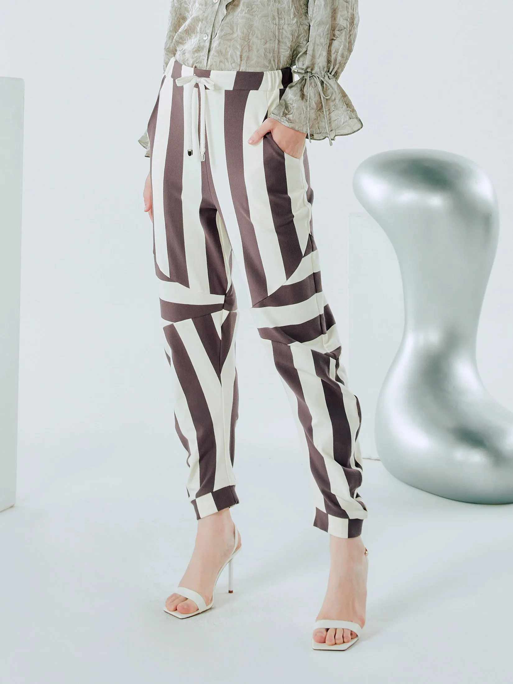 SHAKA Woman Pants Jumper Terry Brown