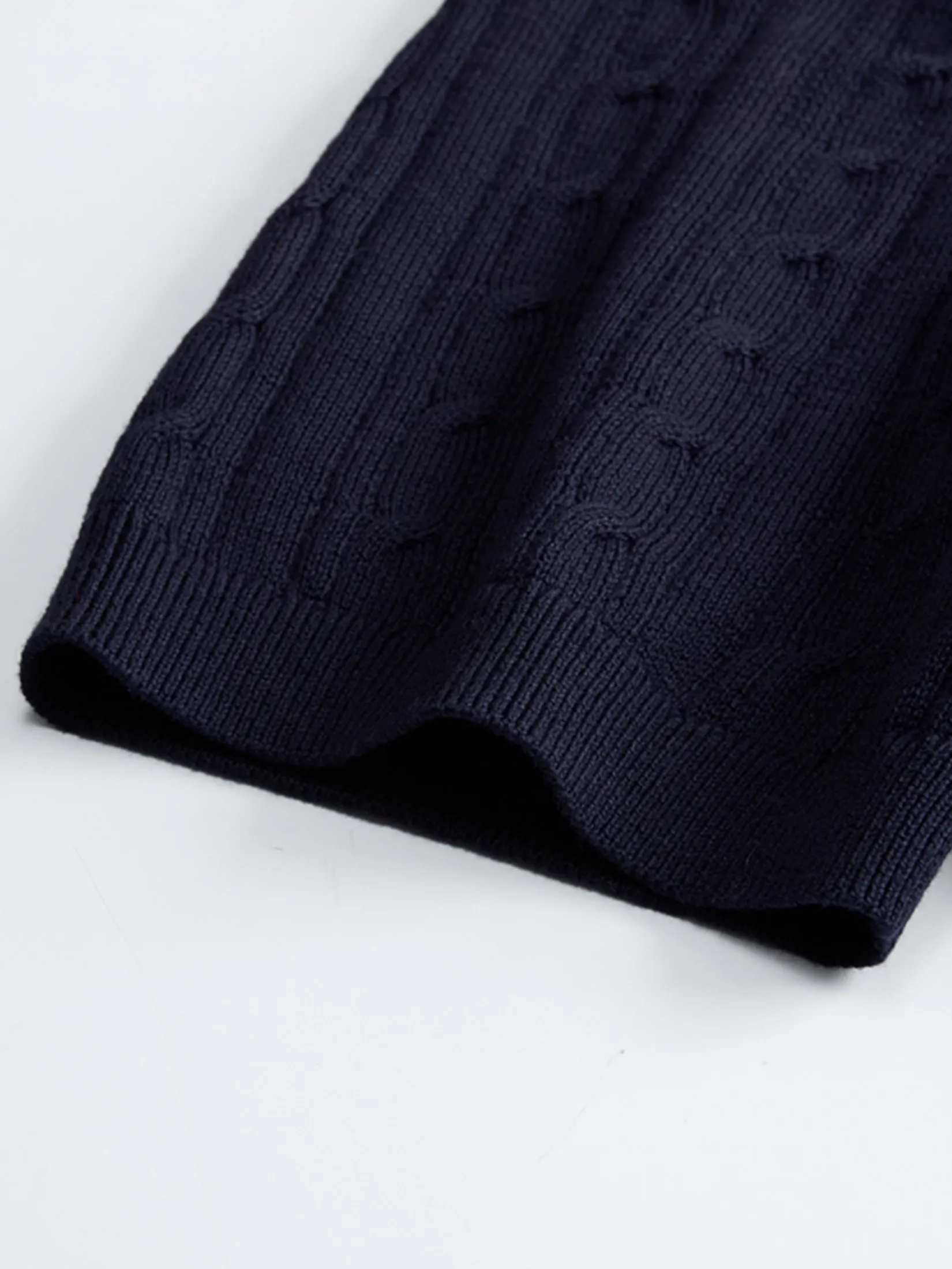 GIORDANO Men s  Online Exclusive Signature Knit Cable Sweater (Korea) Dark Blue