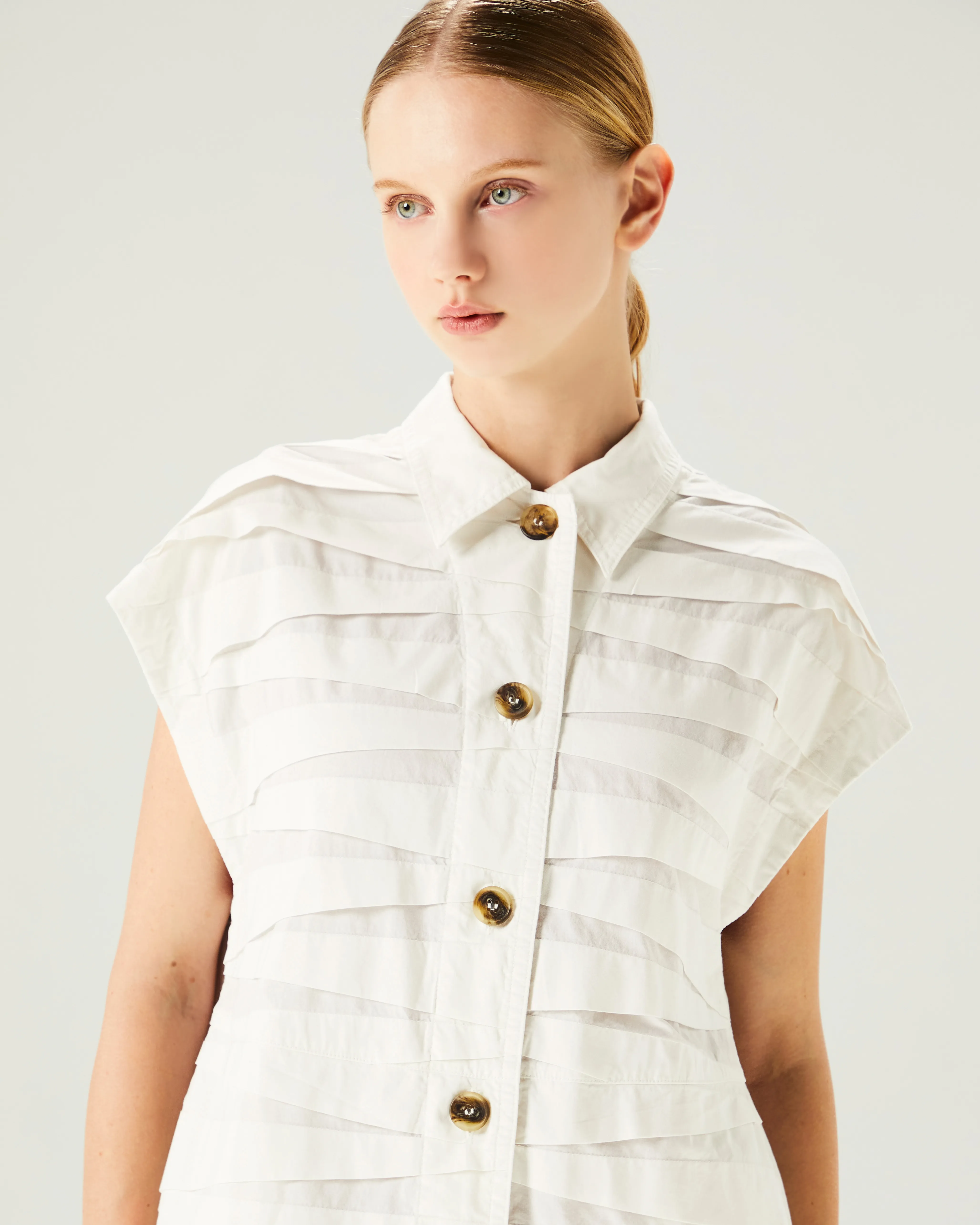 YACCOMARICARD Woman Blouse The technique of crossed tuck piles White