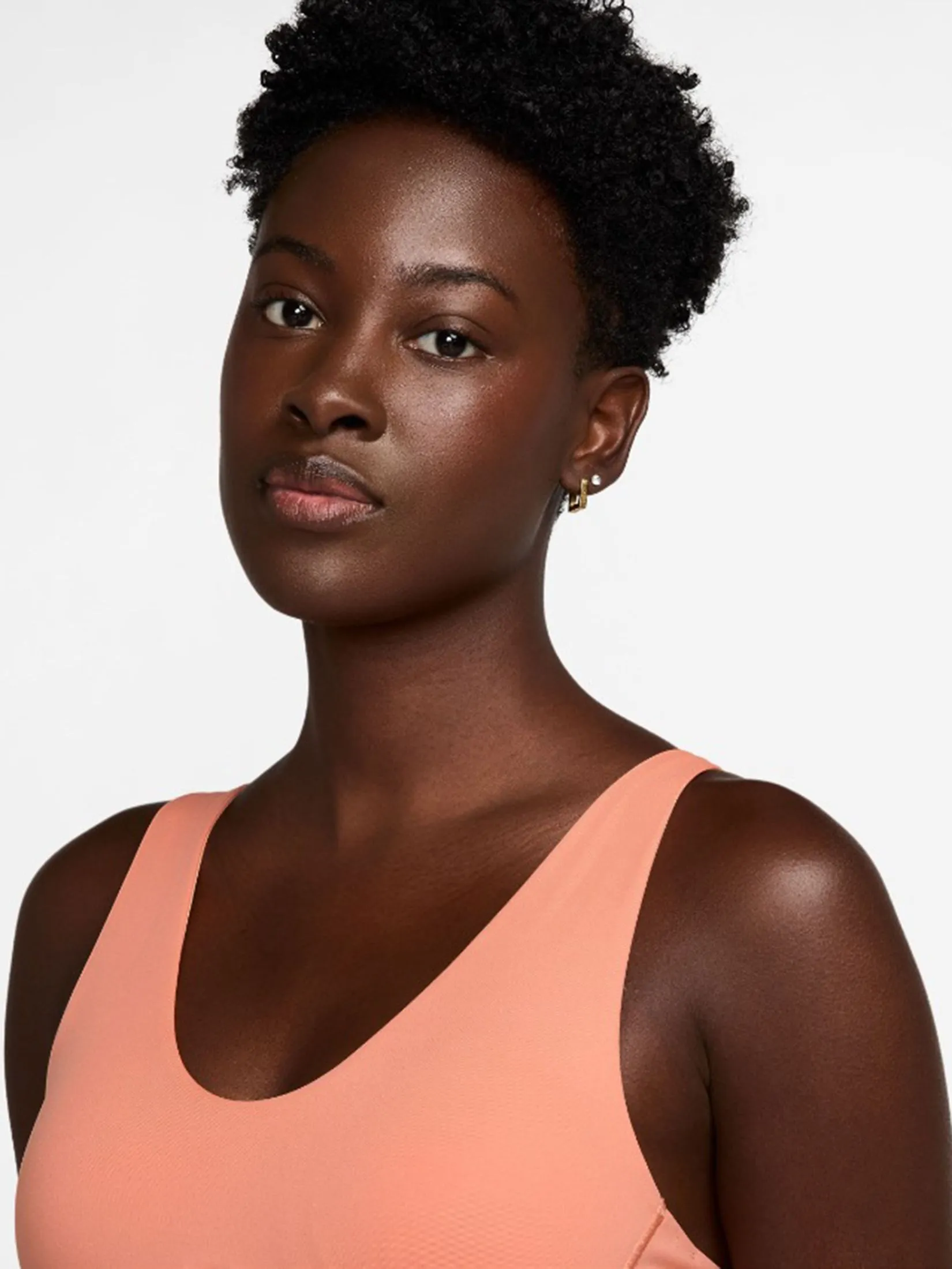 NIKE Women Sports Bra Pro Indy Plunge Medium-Support Padded Apricot Agate/Washed Coral/White