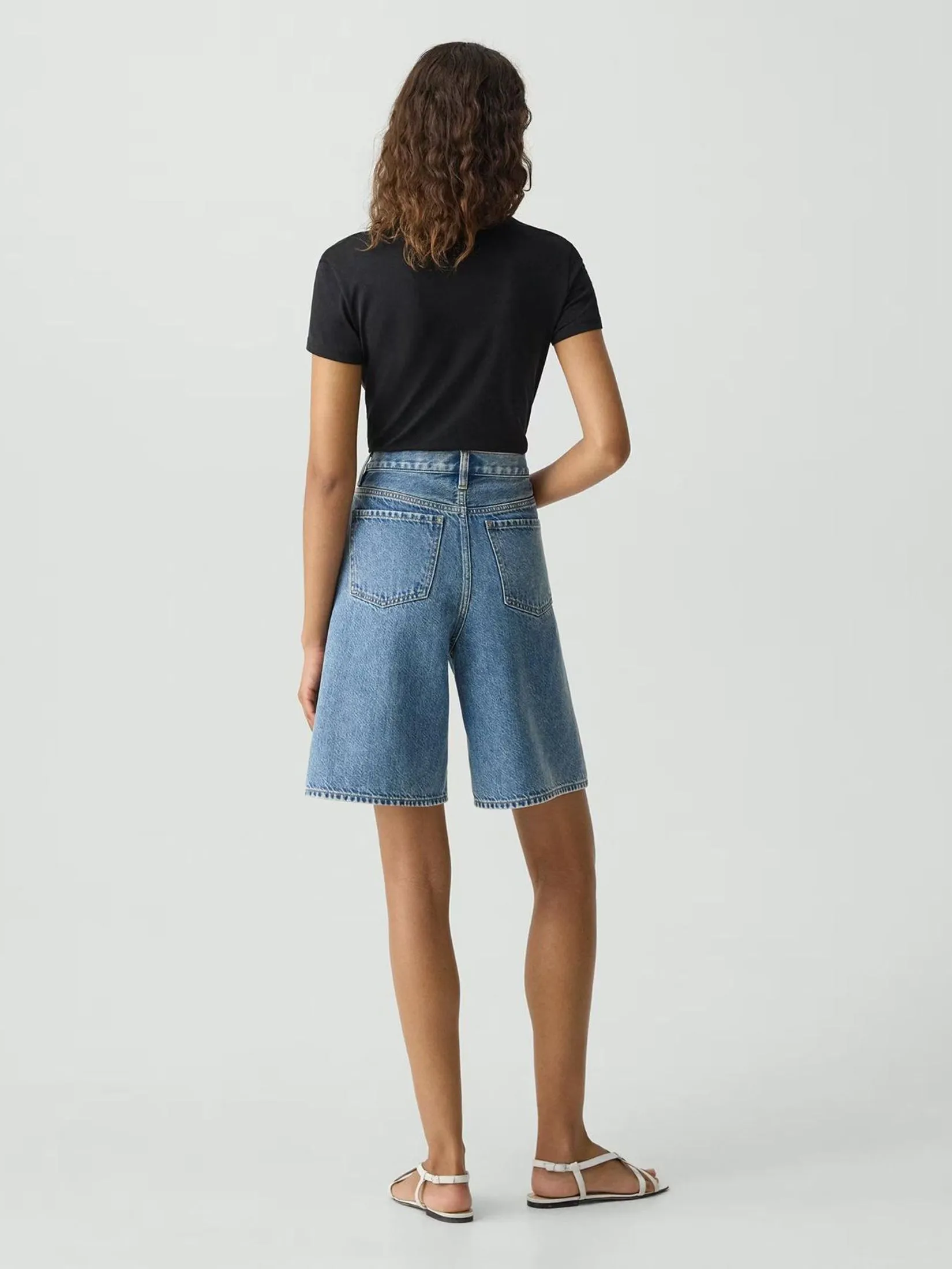 THEORY Women Jeans Short High-Waisted in Relaxed Denim Ice Blue