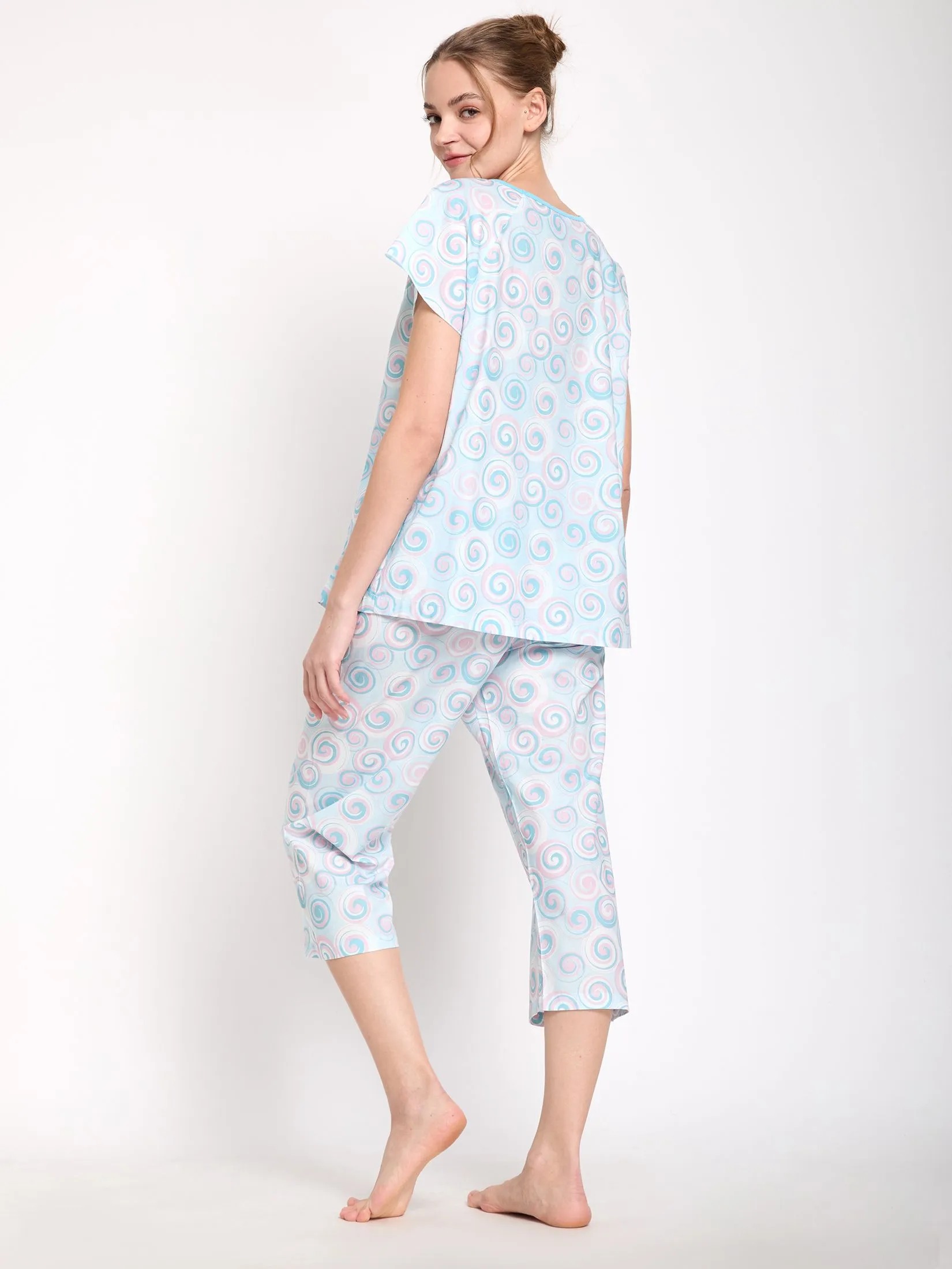 CLAUDIA'S ROMANCE Women Pyjamas Set Top Short Sleeves + Cropped Pants Light Blue
