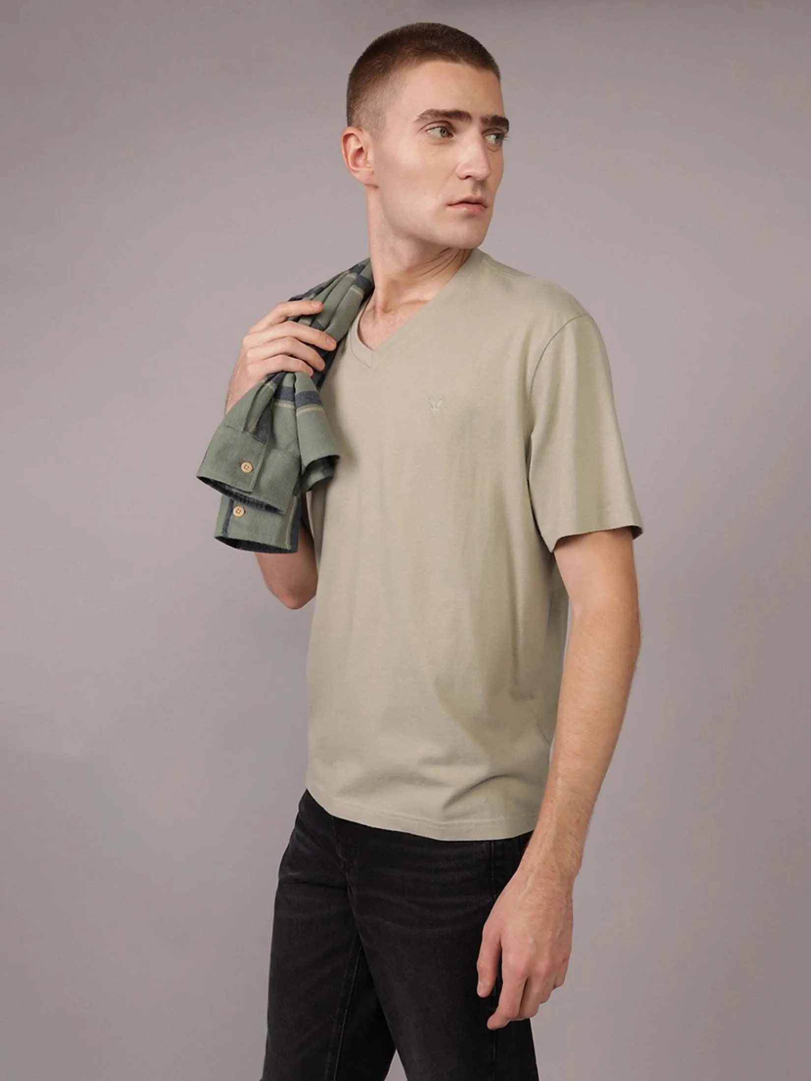 AMERICAN EAGLE MEN K-INTL SS V NECK PC DYE NEW EAGLE- INTL 341 FADED OLIVE