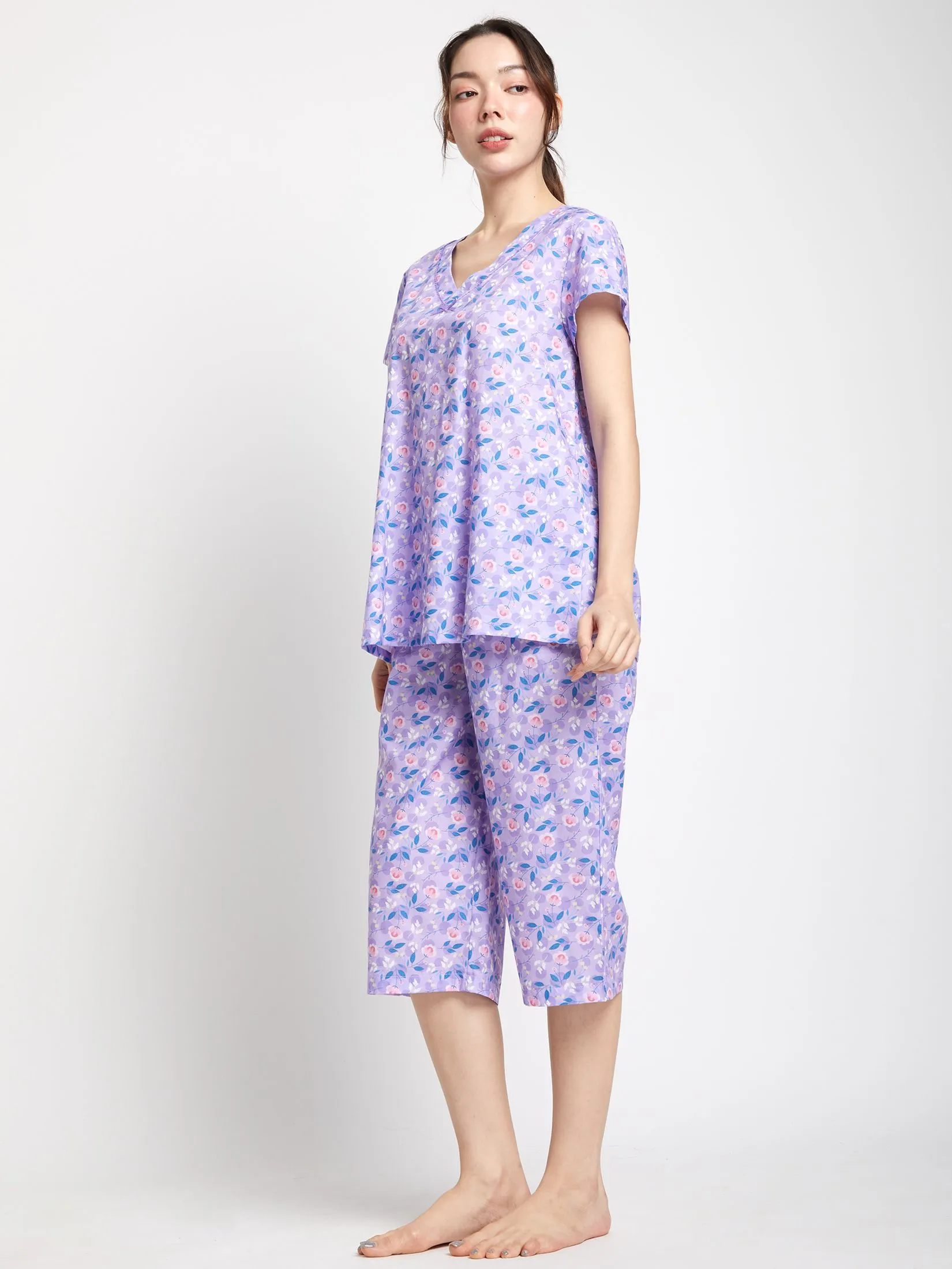CLAUDIA'S ROMANCE Women Pyjamas V-Neck Short Sleeves Shirt + Cropped Pants Floral Pattern