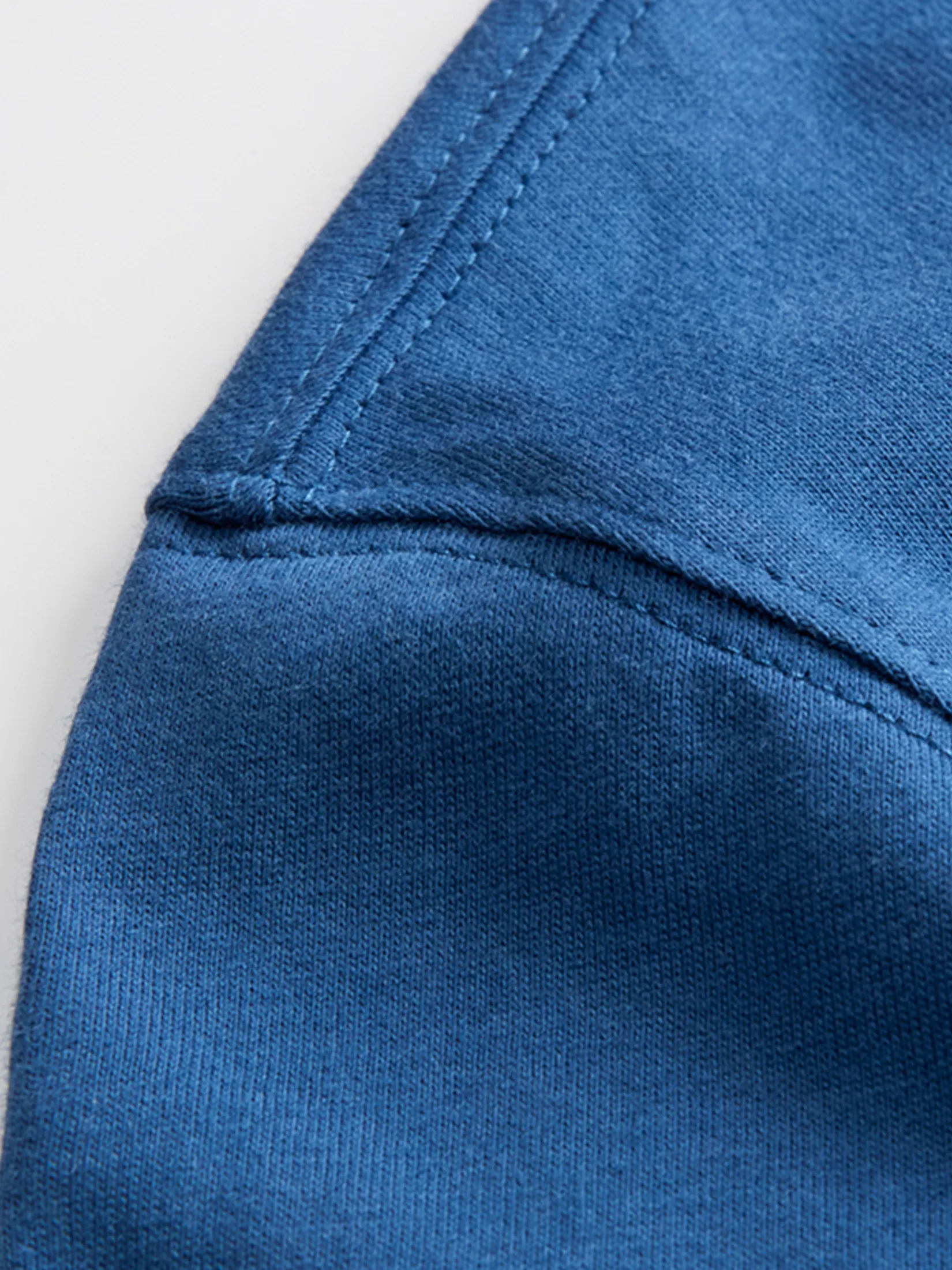 GIORDANO Men s Online Exclusive Soft-Touch Plain T-shirt (Korea) Dark Blue