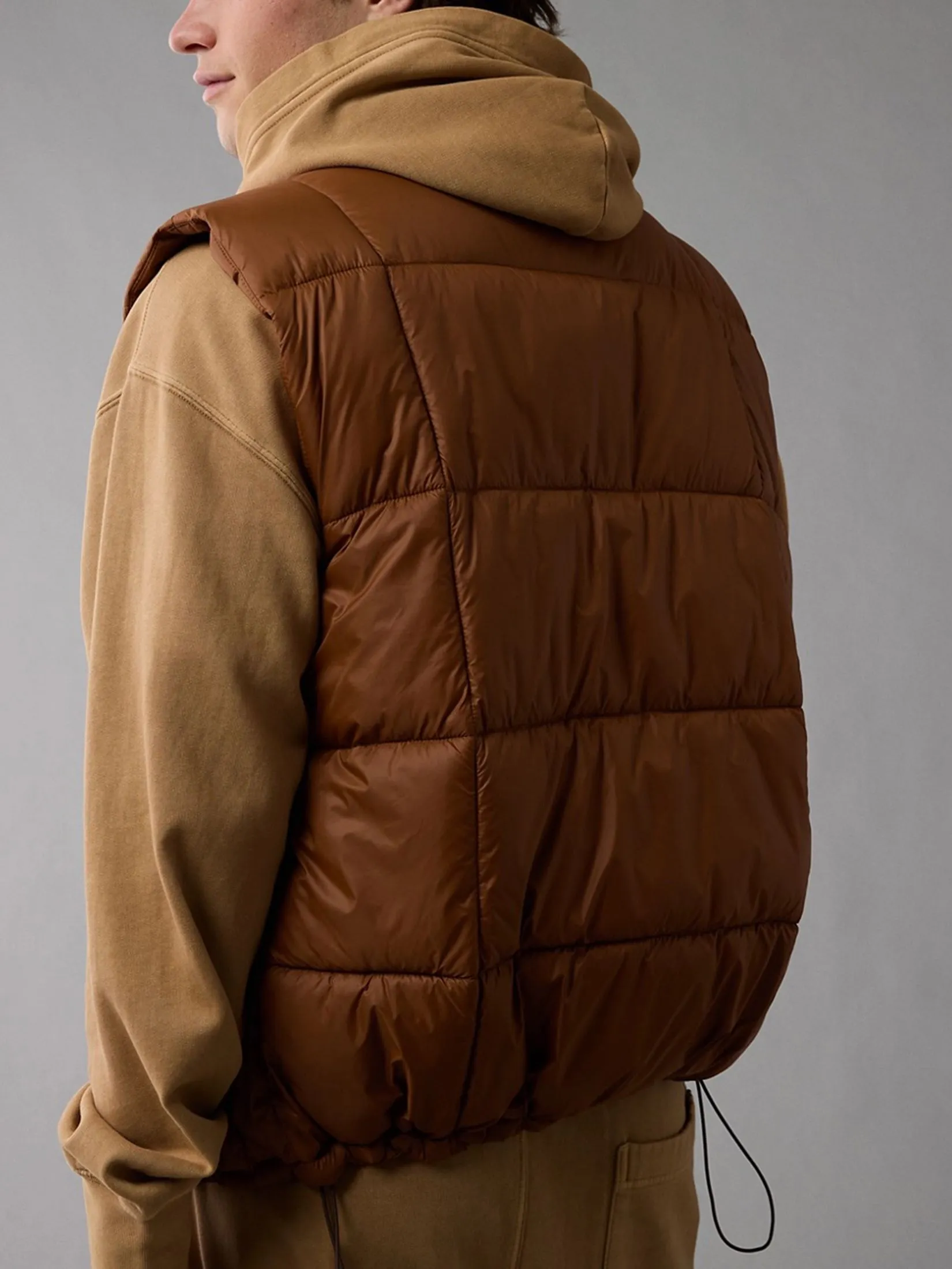 AMERICAN EAGLE MEN 1648 CASCADE PUFFER VEST 225 CINNABAR