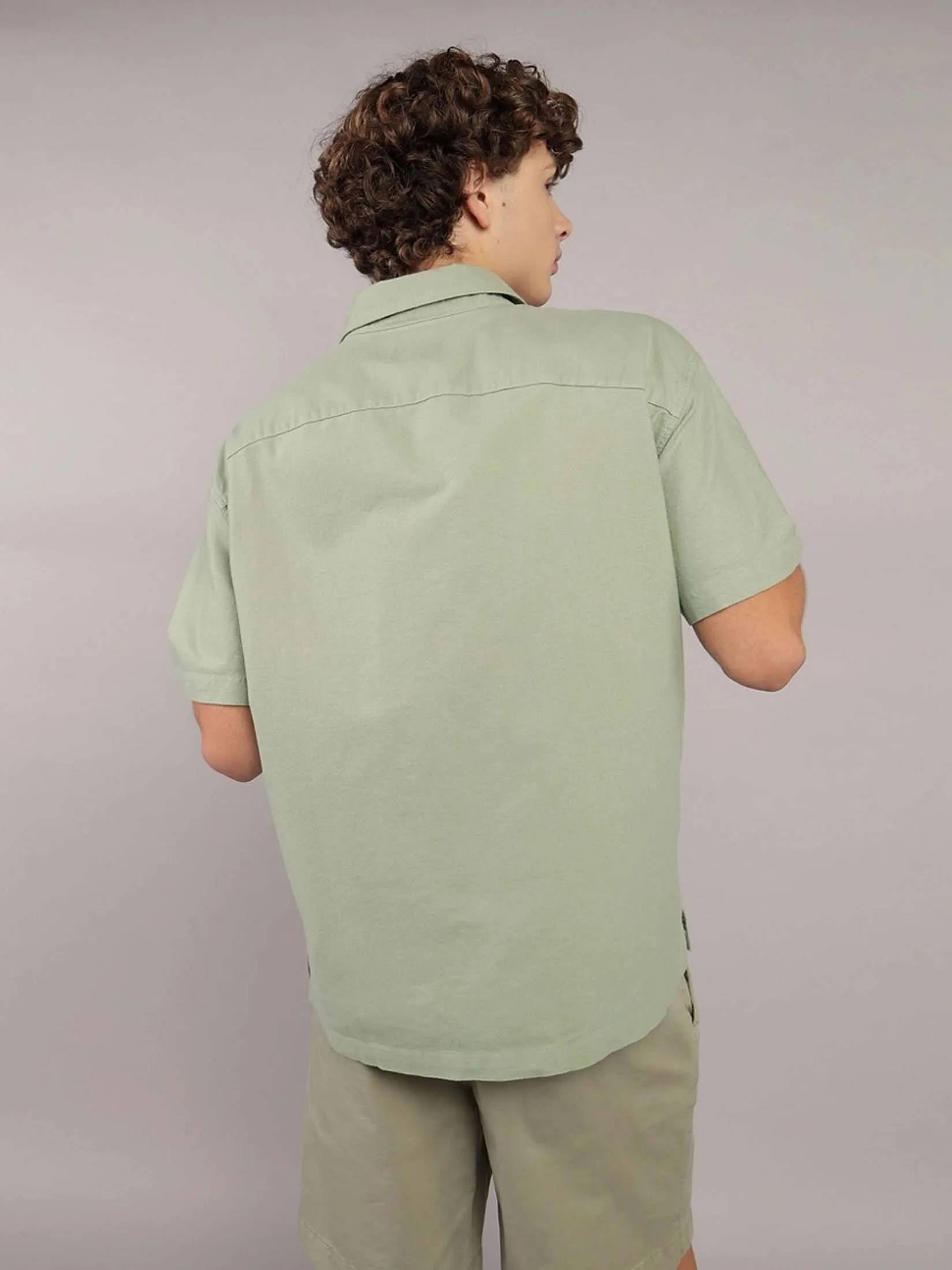 AMERICAN EAGLE MEN SS OVERSIZED CSC OXFORD SHIRT 309 OLIVE