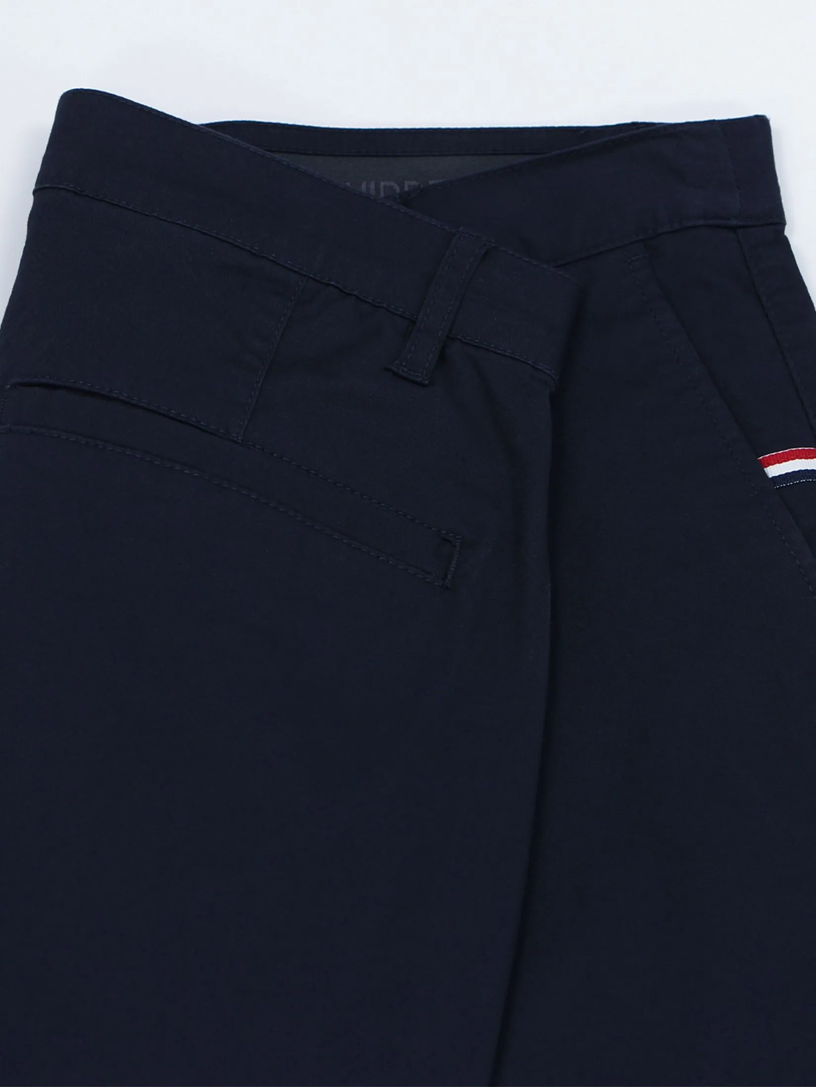 GIORDANO Men's Slim Taper Bermuda Shorts (180° Elastic Waist) Signature Navy