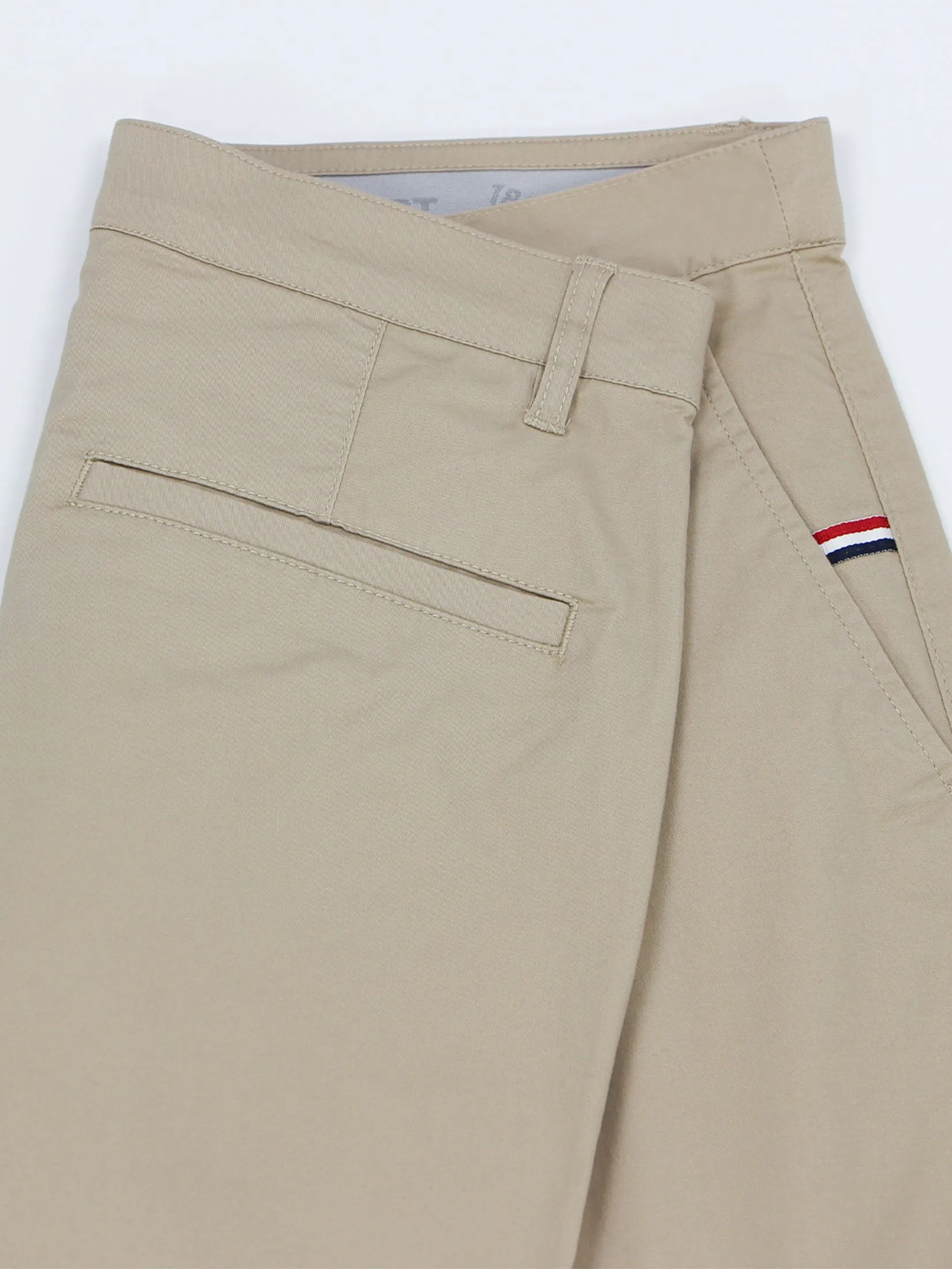 GIORDANO Men's Slim Taper Shorts (180° Elastic Waist) Crockey khaki
