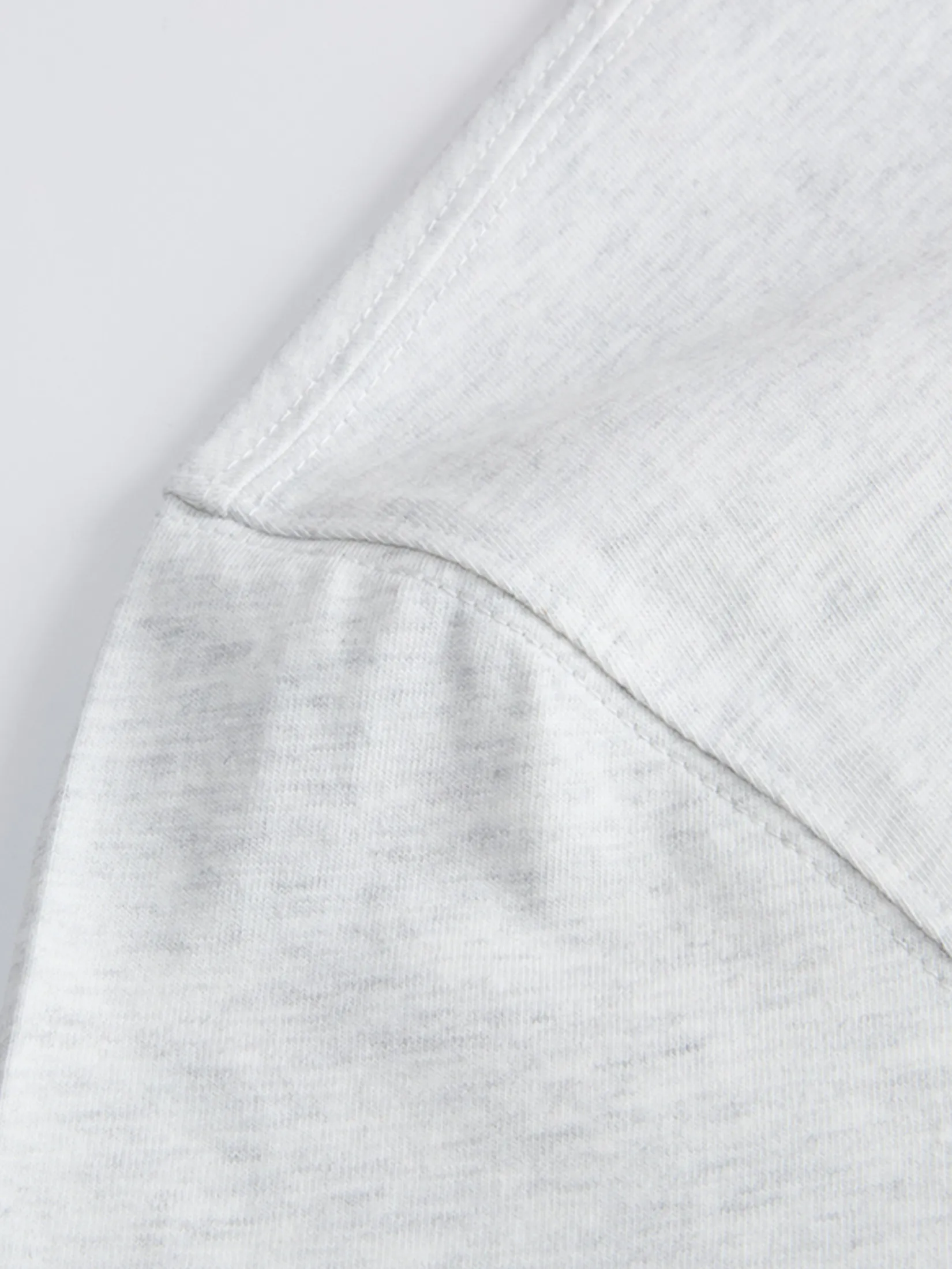 GIORDANO Men s Online Exclusive Soft-Touch Plain T-shirt (Korea) Light Grey