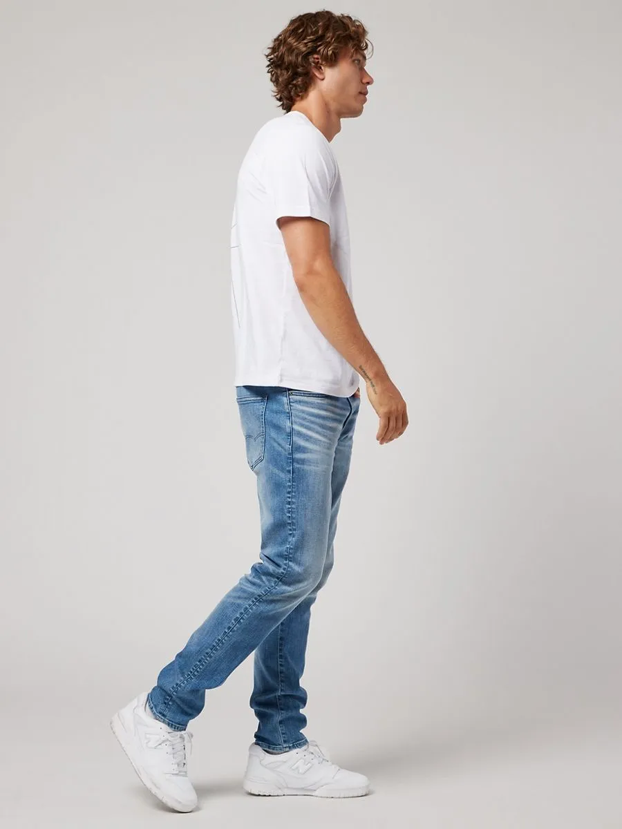 AMERICAN EAGLE MEN MEDIUM CLEAN ACTIVE ATHLETIC SKINNY 408 WASHED BLUE