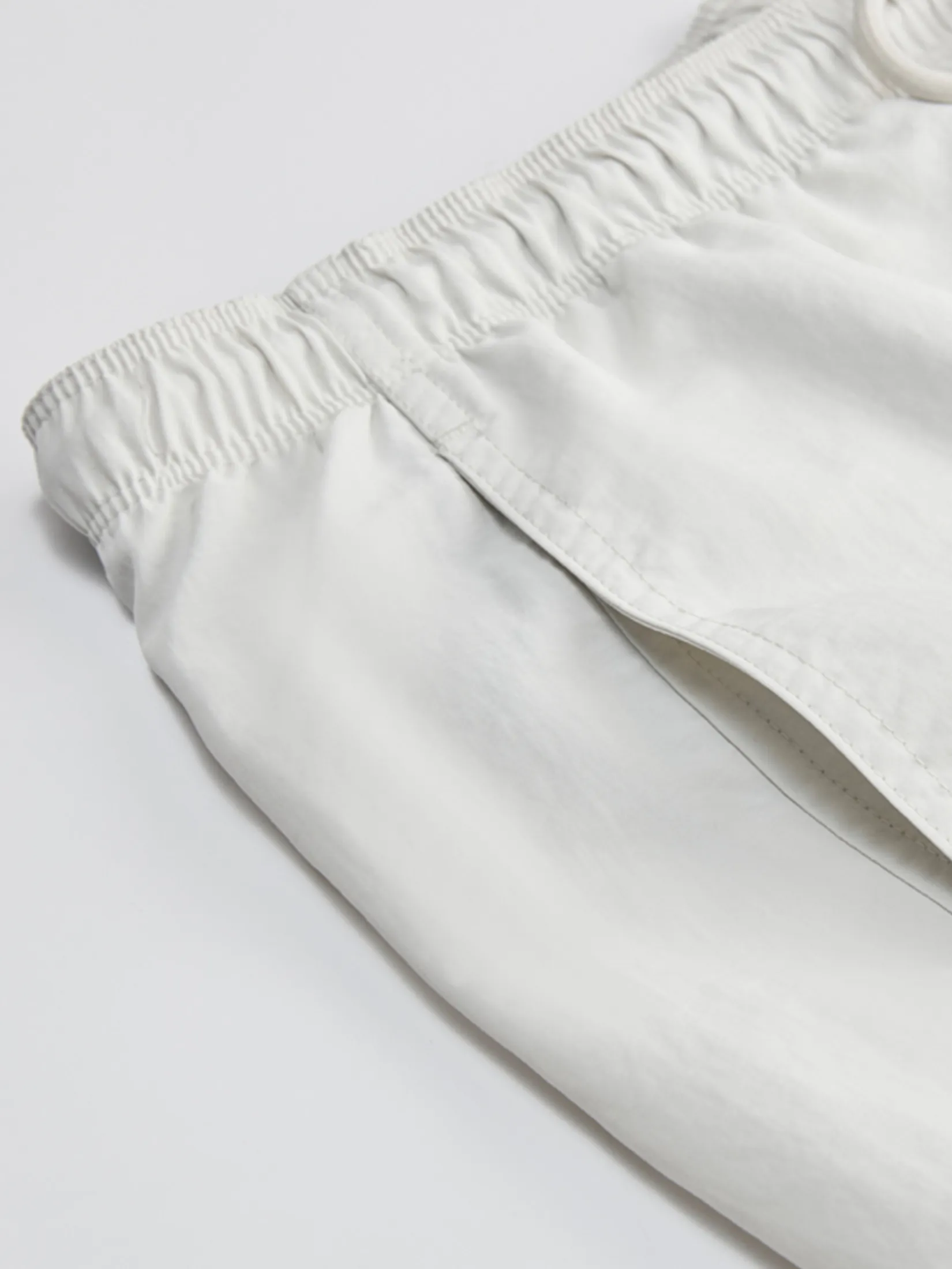 GIORDANO Men s Online Exclusive Exposed Seam Drawstring Shorts (Korea) Grey