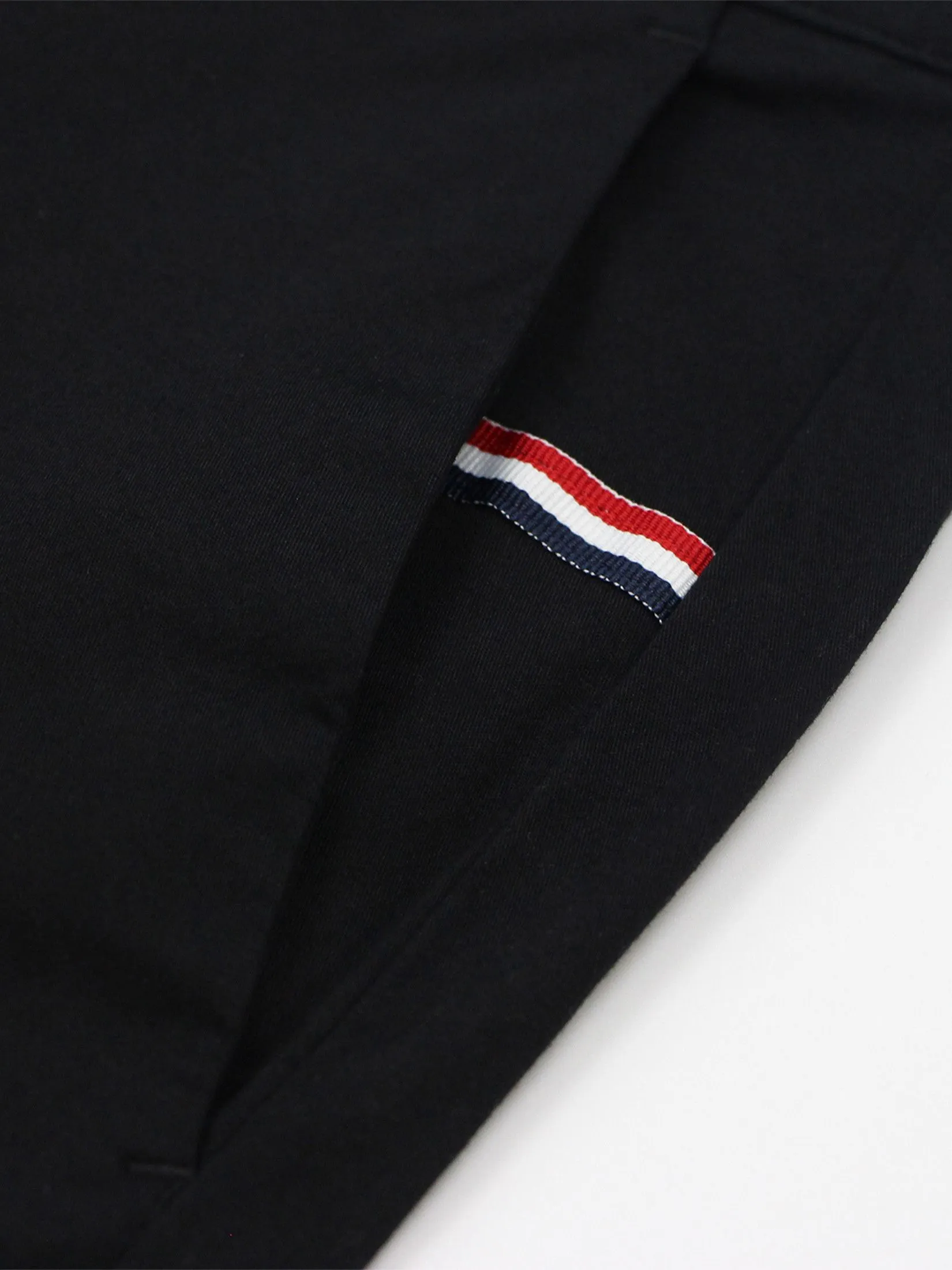 GIORDANO Men's Skinny Taper Khaki Pants (180° Elastic Waist) Black