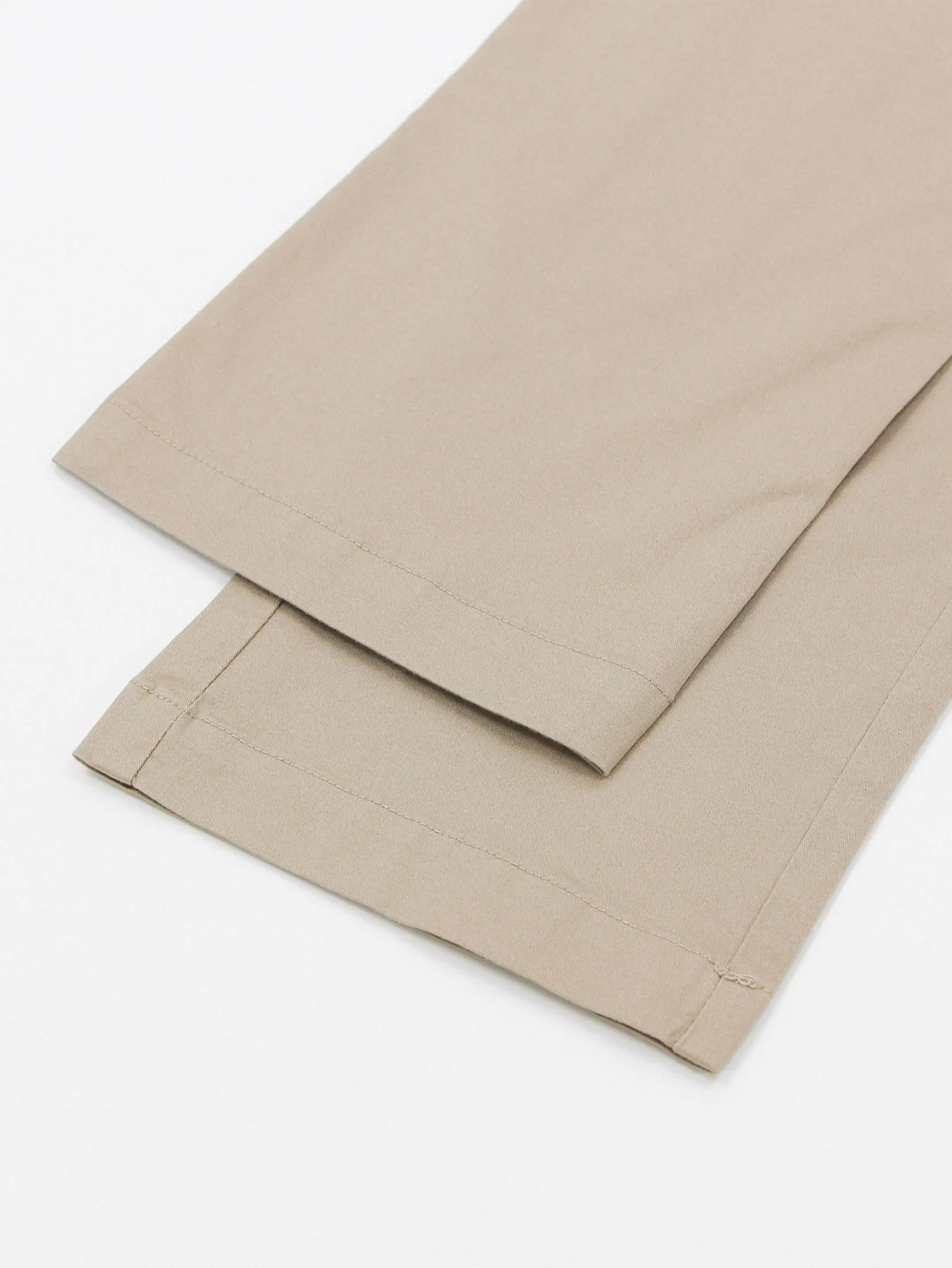 GIORDANO Men's Skinny Taper Khaki Pants (180° Elastic Waist) Crockery khaki