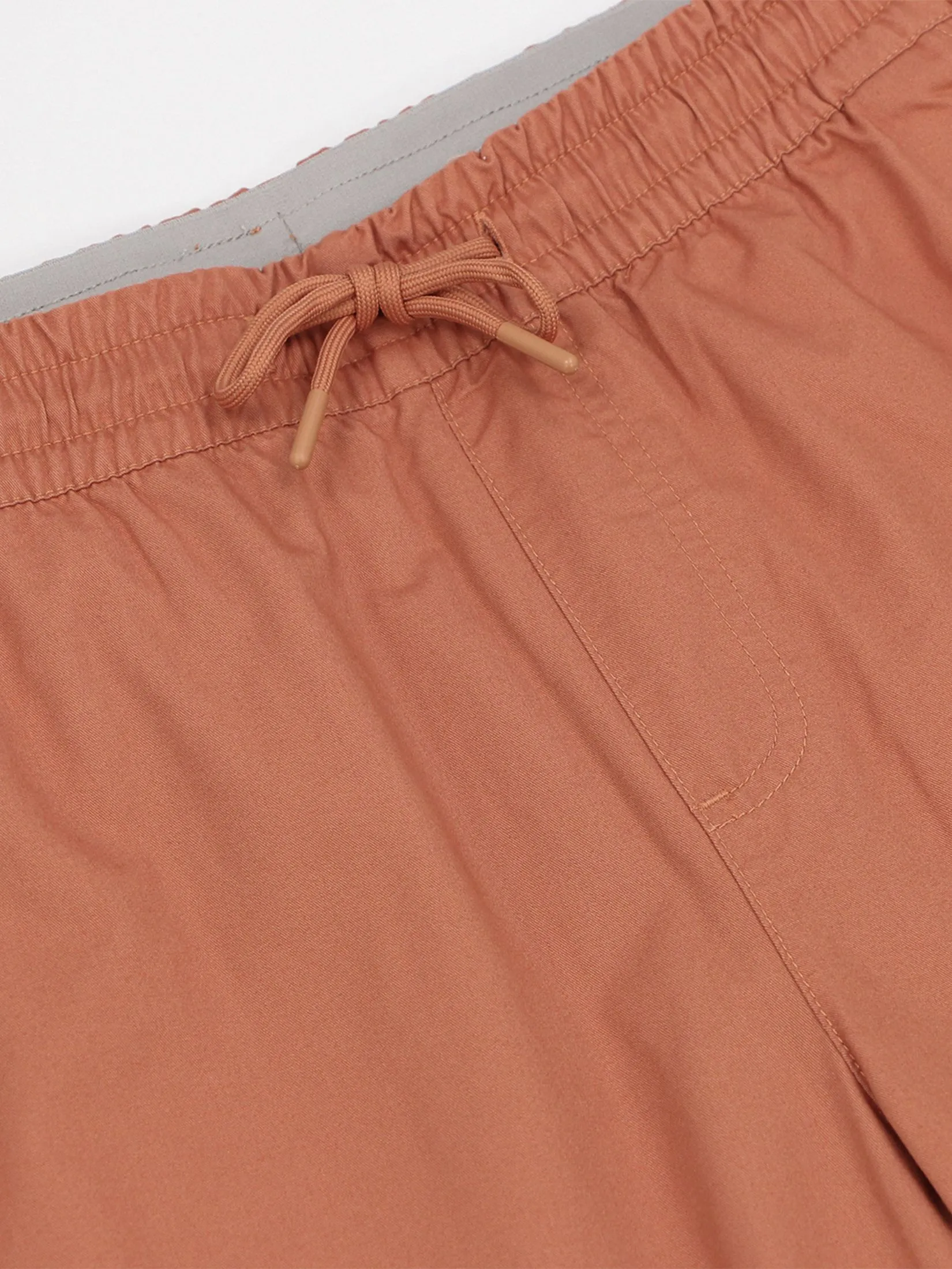GIORDANO Men's Mid-Rise Slim Fit Elastic Waist Twill Bermuda Shorts Bronzed Orange
