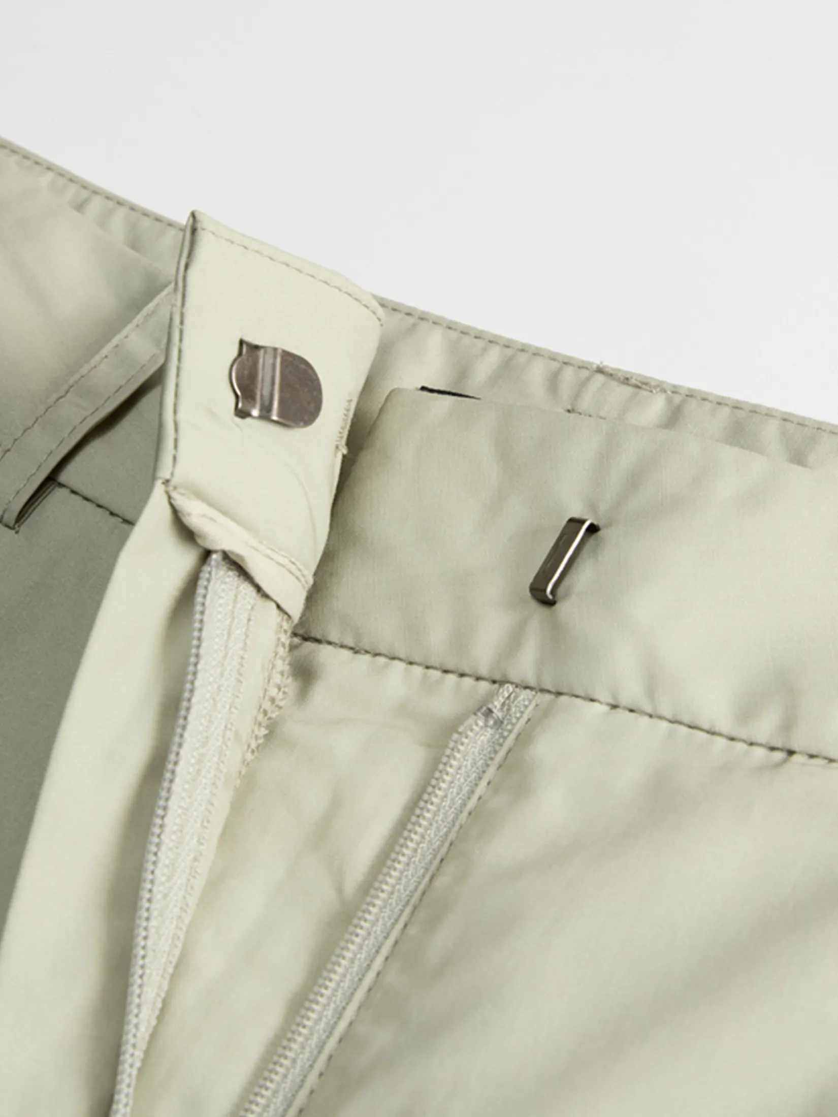 GIORDANO Women s  Online Exclusive Wide Concealed Placket Pleated Pants (Korea) Green