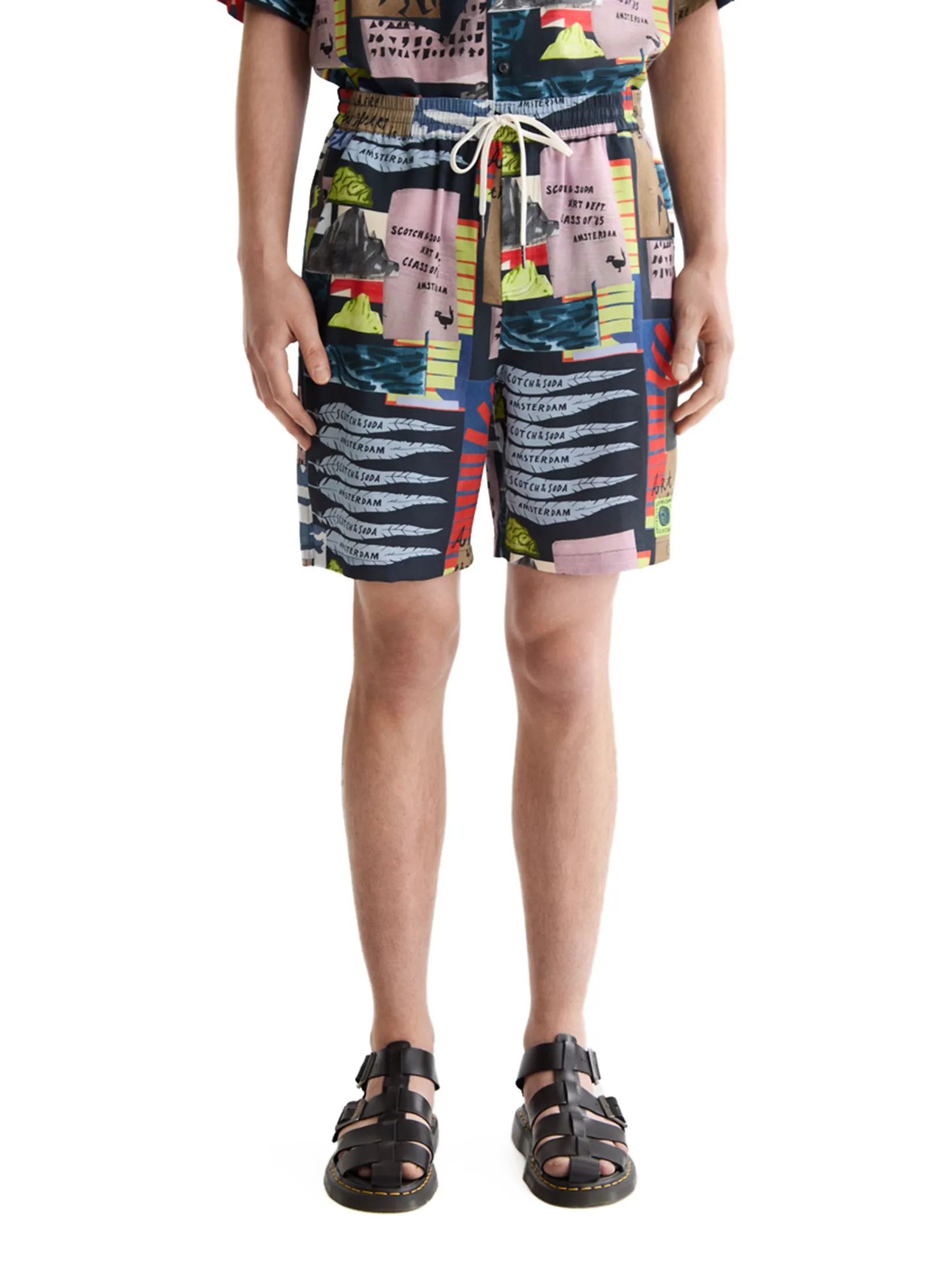 SCOTCH&SODA Men Bermuda Shorts Fave - Printed Tencel Regular Fit Art Dept Collage Anthracite